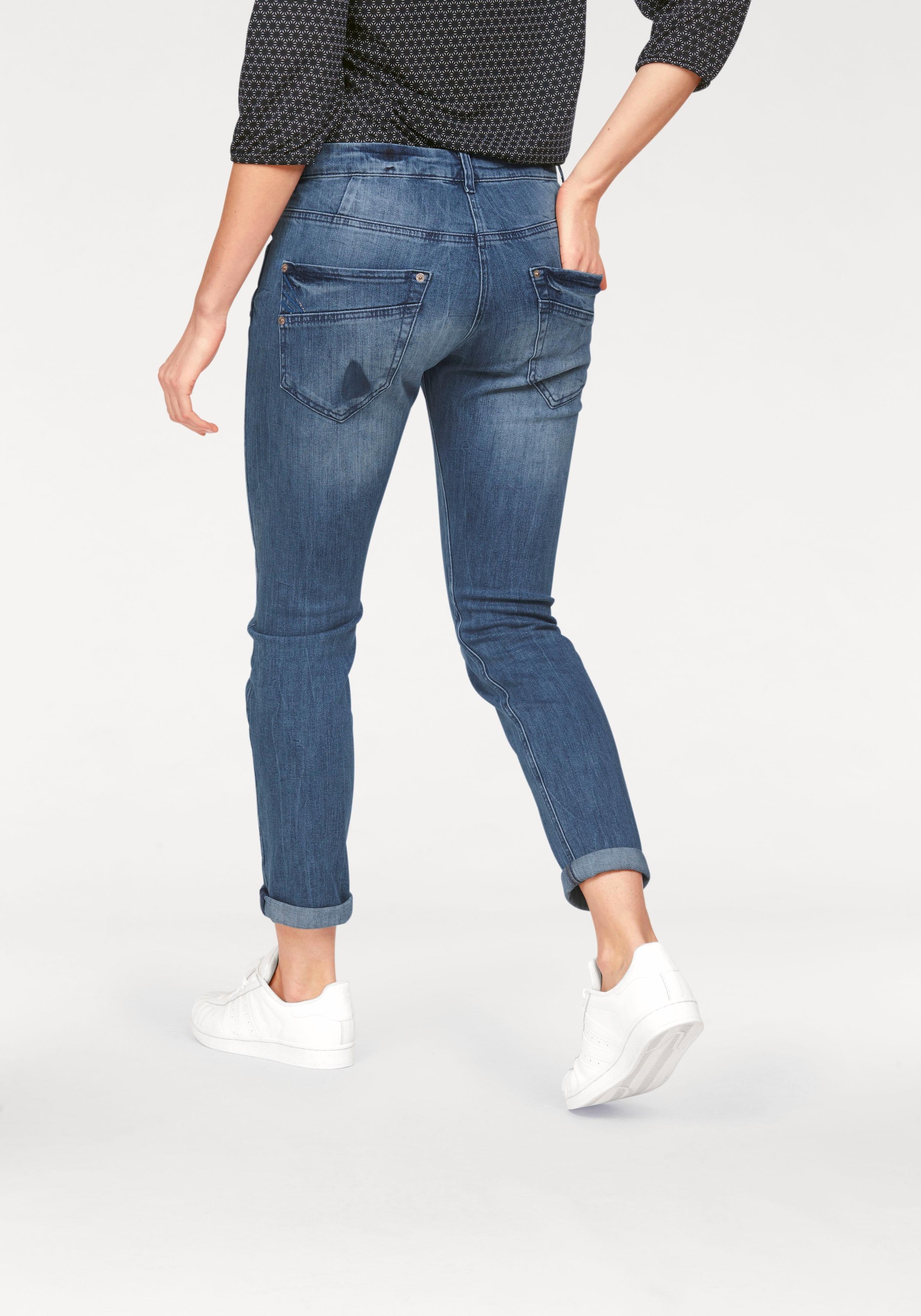 Джинсы женские Armani j 51 Carrot