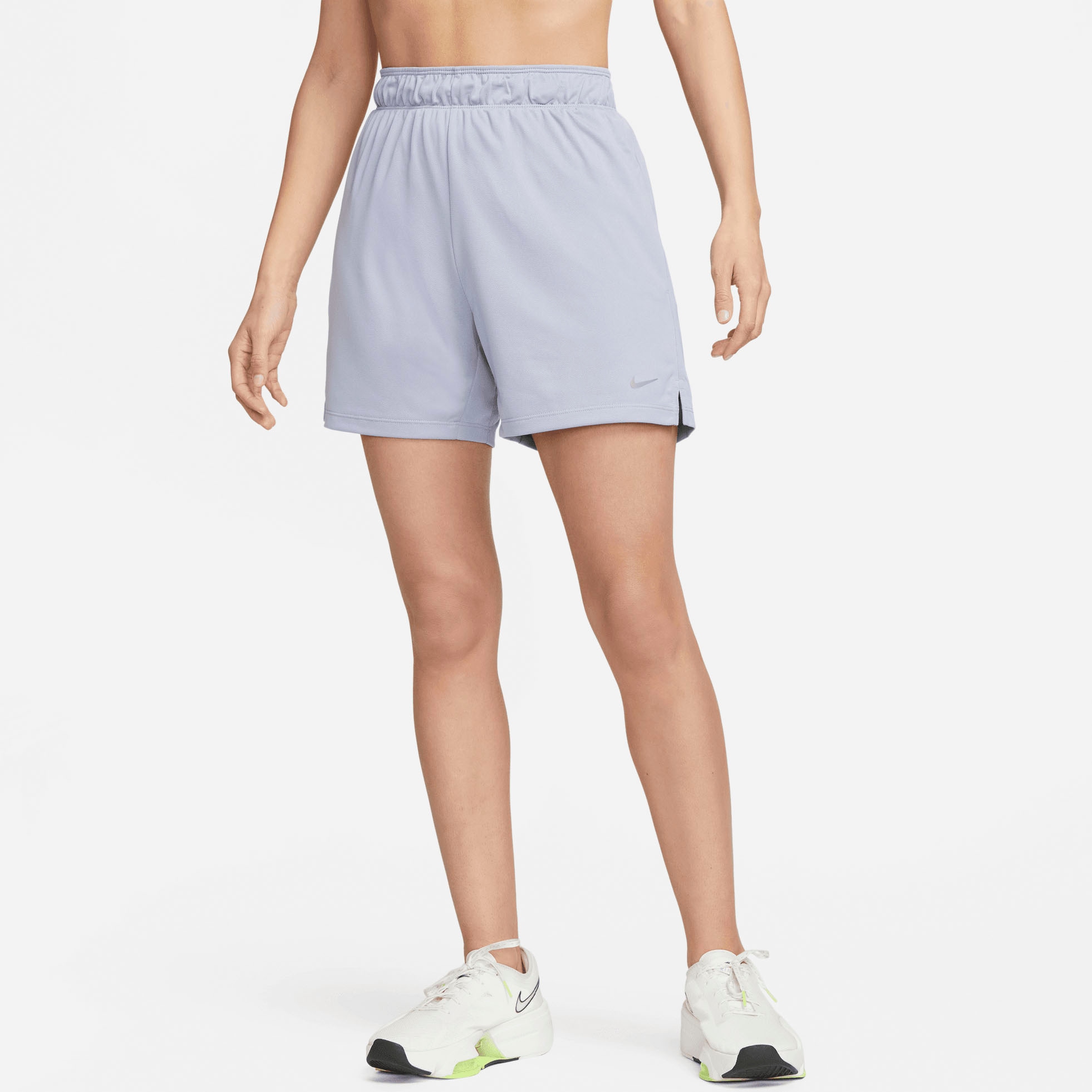 Nike Trainingsshorts »DRI-FIT ATTACK WOMEN'S MID-RISE UNLINED SHORTS«