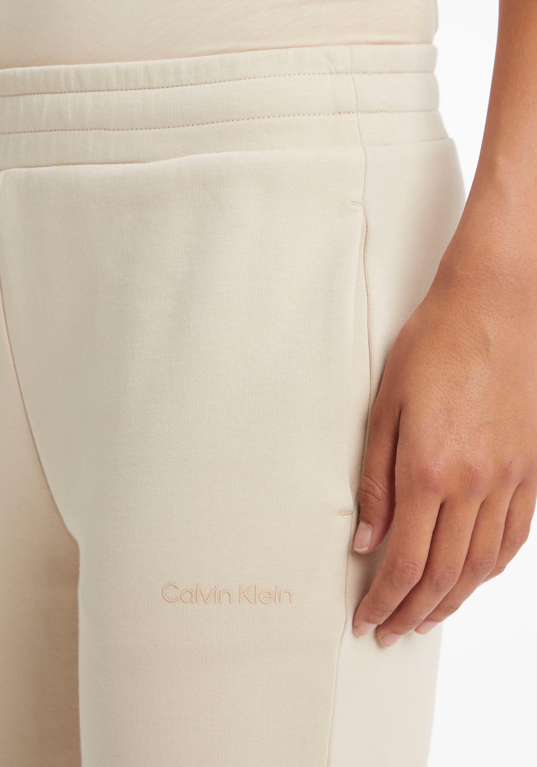 Sweathose, Calvin Klein mit Logo kontrastfarbenem online kaufen Klein Jelmoli-Versand Calvin |