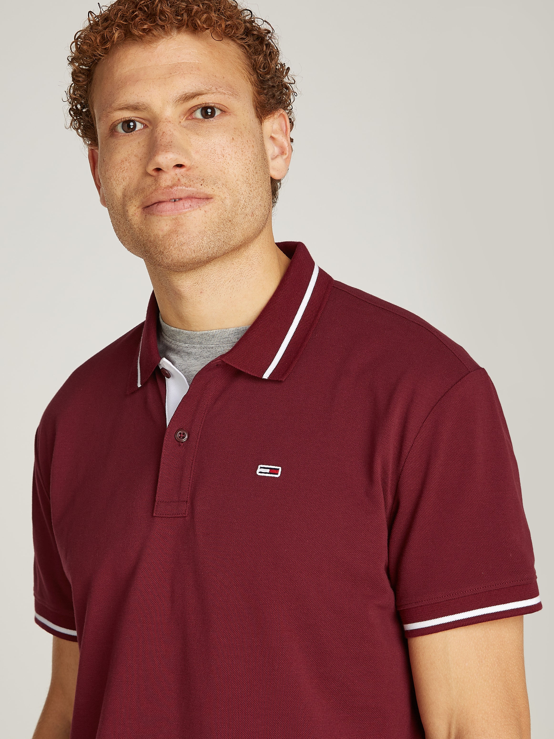 TOMMY JEANS Poloshirt »TJM REG TIPPED POLO«, mit Streifendetails