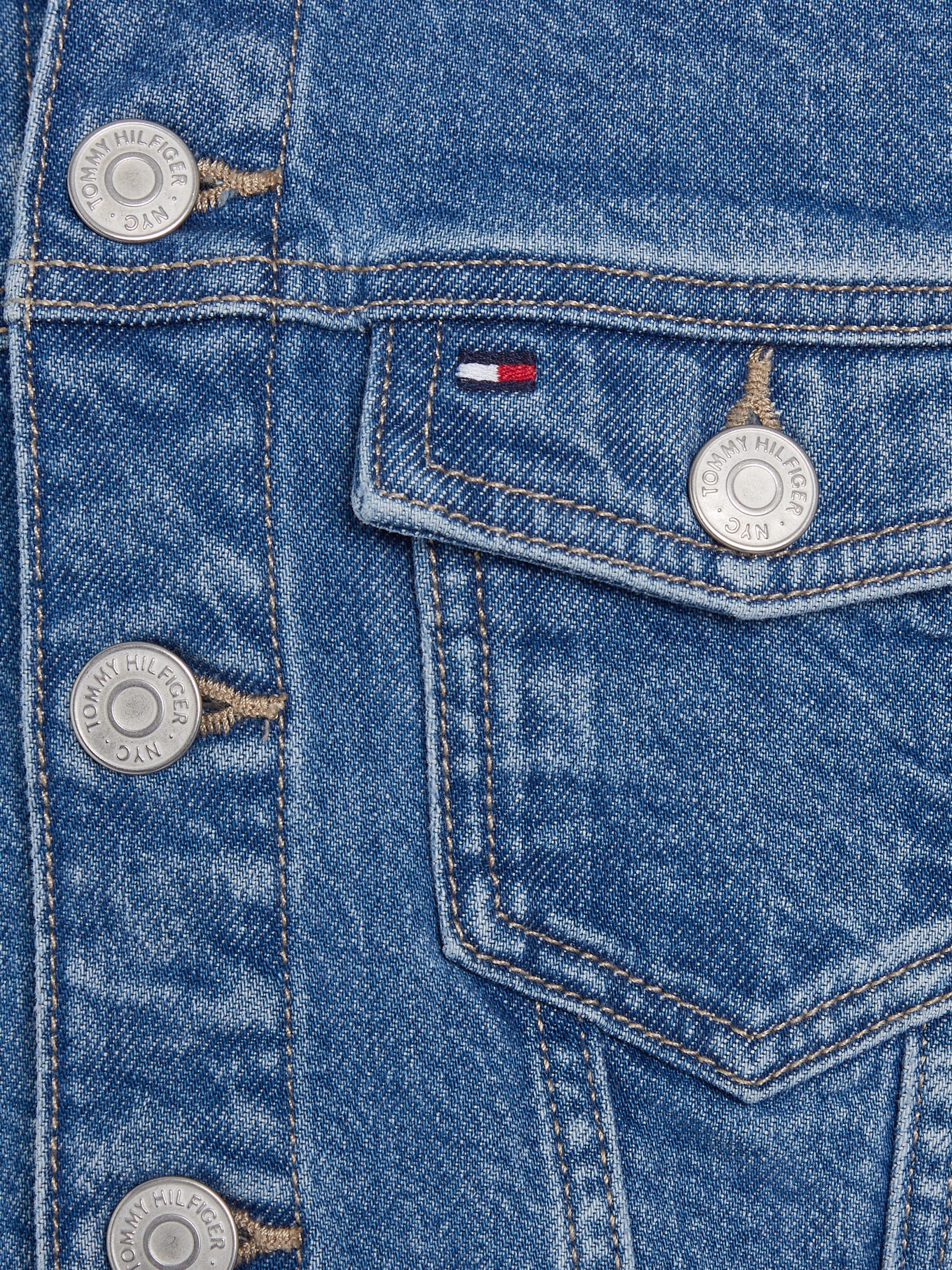 Tommy Hilfiger Jeansjacke »DENIM TRUCKER JACKET COMFORT«, Kinder bis 16 Jahre mit Logostickerei