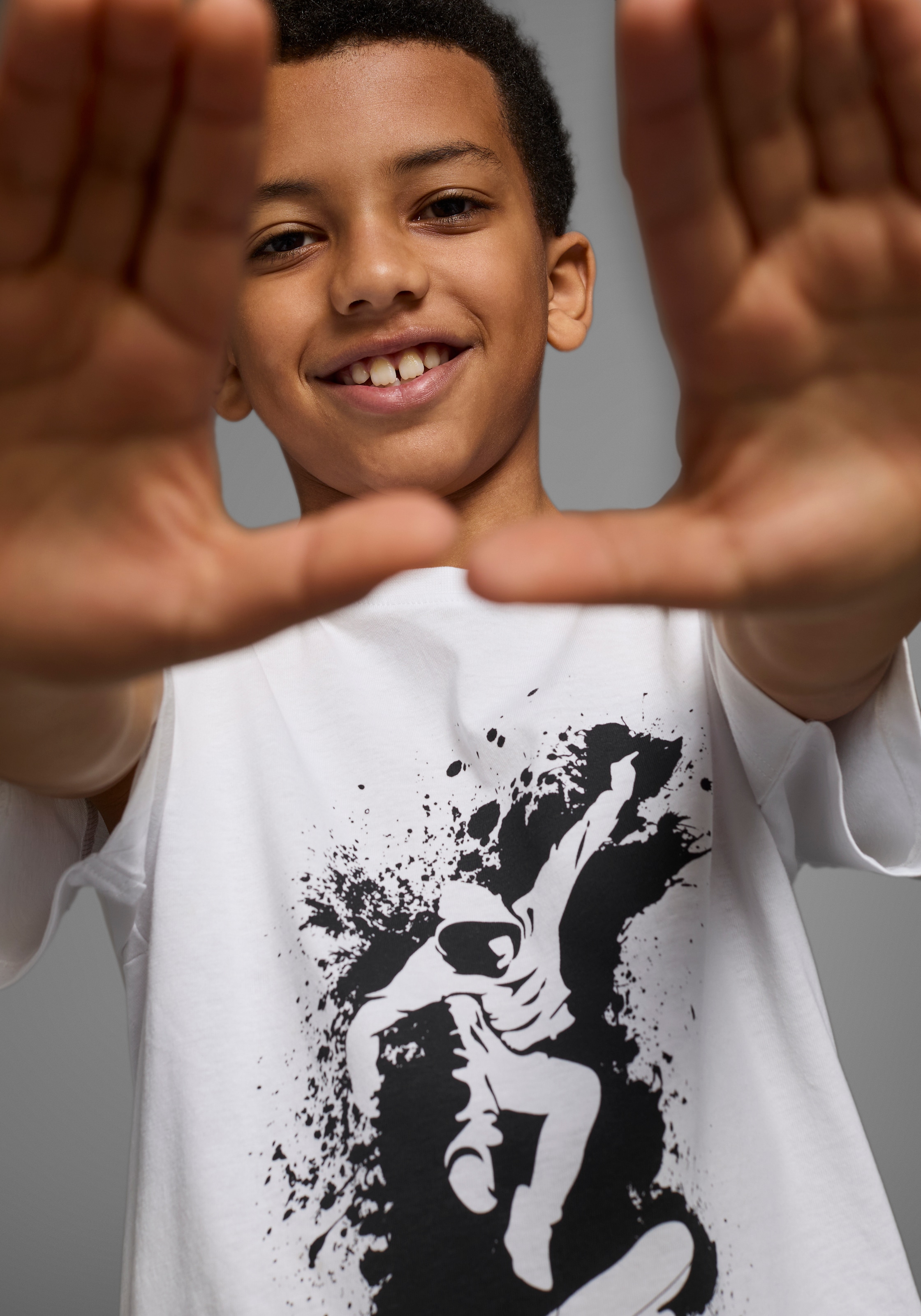 KIDSWORLD T-Shirt »Mit coolem SKATER-Print«, Kurzarm, Basic-Passform, bedruckt, Rundhalsausschnitt