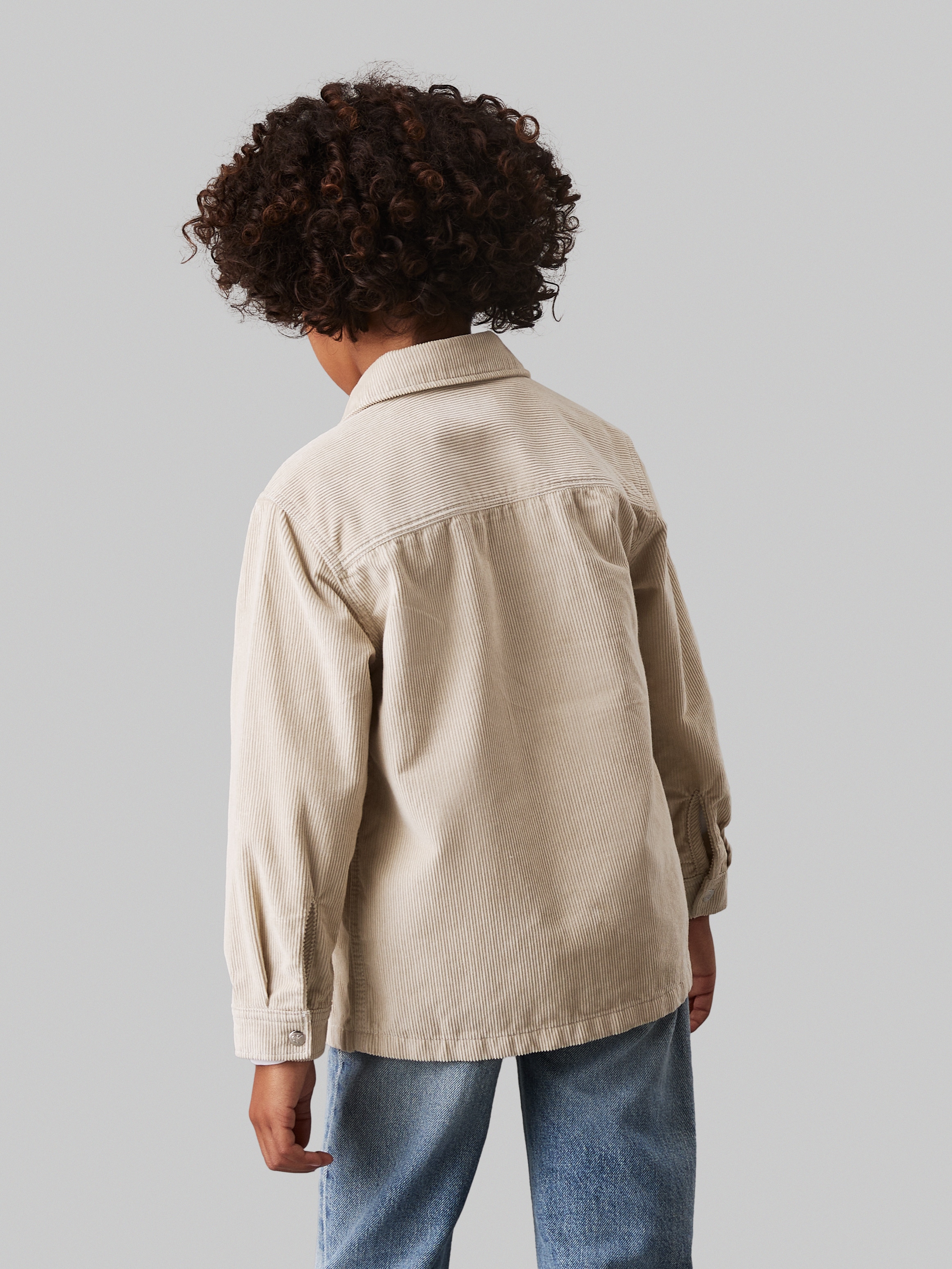 Calvin Klein Jeans Langarmhemd »Corduroy Straight Overshirt«, für Kinder bis 16 Jahre und mit Logopatch