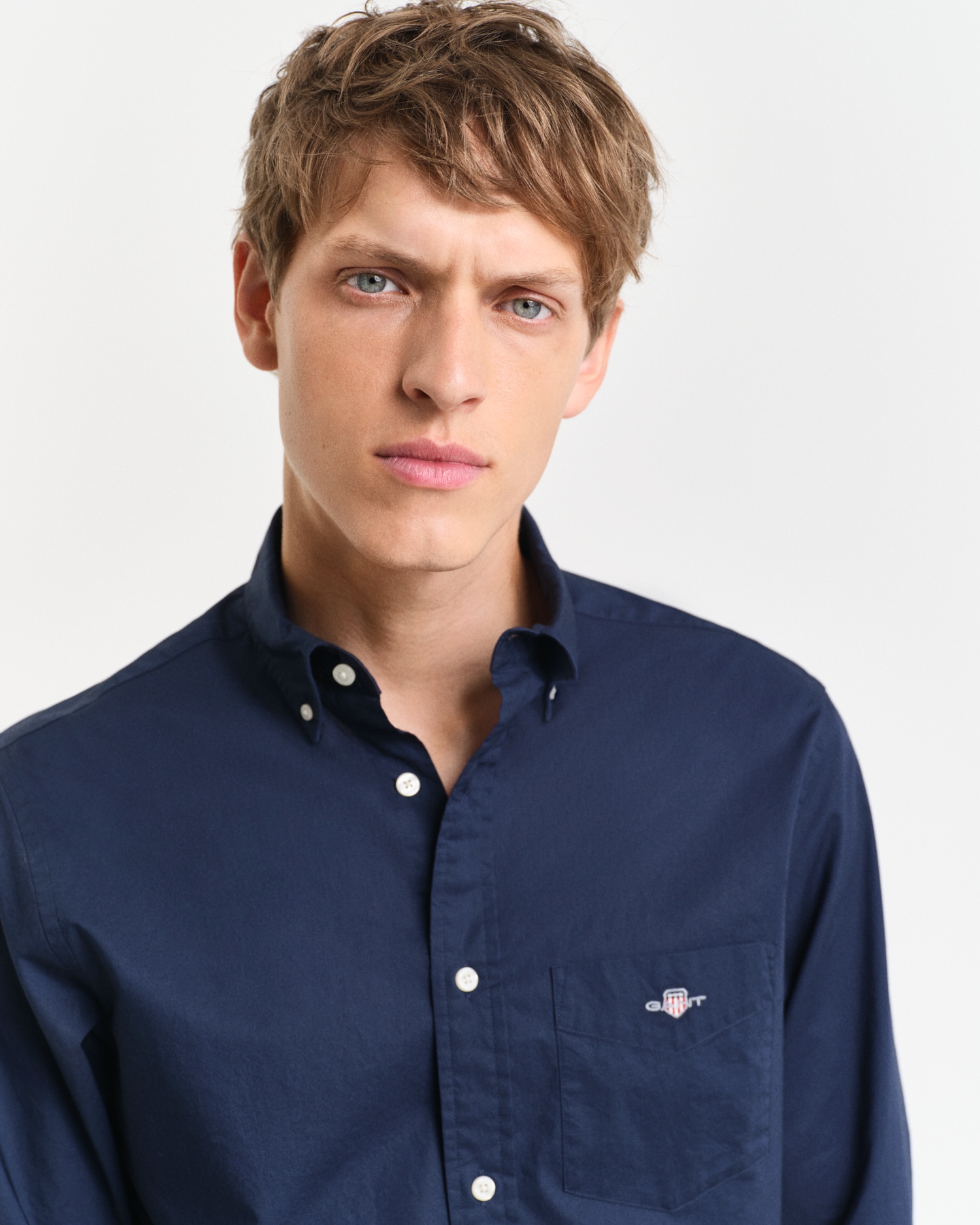 Gant Langarmhemd »Regular Fit Popeline Hemd leicht strapazierfähig pflegeleicht«, mit Label Stickerei auf der Brusttasche