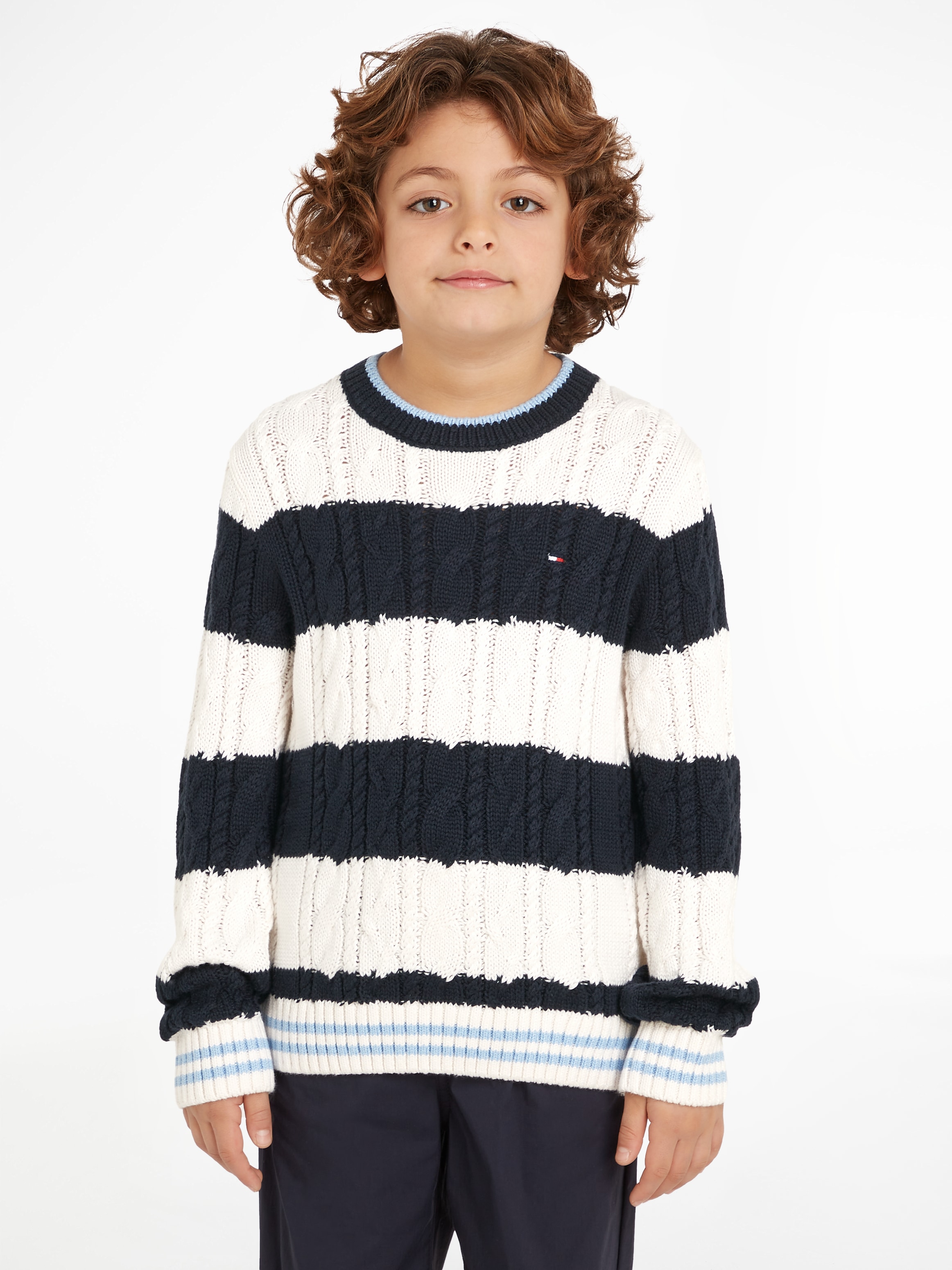 Strickpullover »COLORBLOCK CABLE REGULAR SWEATER«, Kinder bis 16 Jahre mit Logostickerei