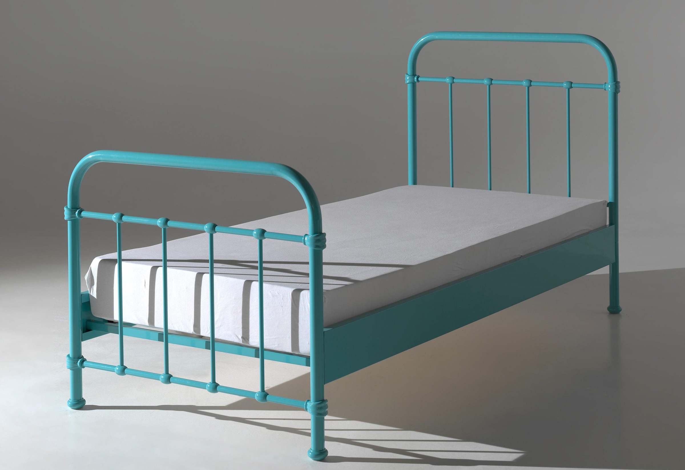 Vipack Einzelbett »New York, Bettgestell Metall, pulverbeschichtet, in zeitlosem Design«, (H/T ca. 100x210cm, inkl. Lattenrost, sehr stabil gebaut), zwei Breiten und mehrere Farben zu Auswahl