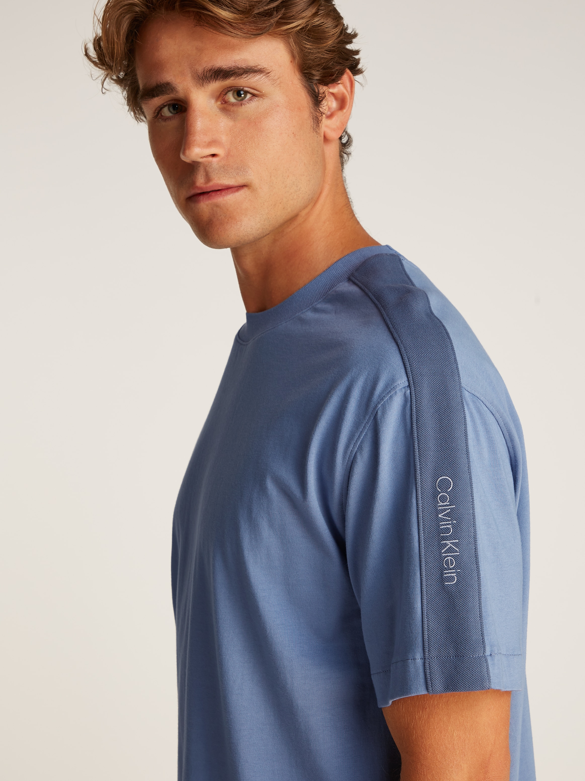 Calvin Klein Jeans T-Shirt »LOGO TAPE TEE«, mit Logo-Band an den Ärmeln