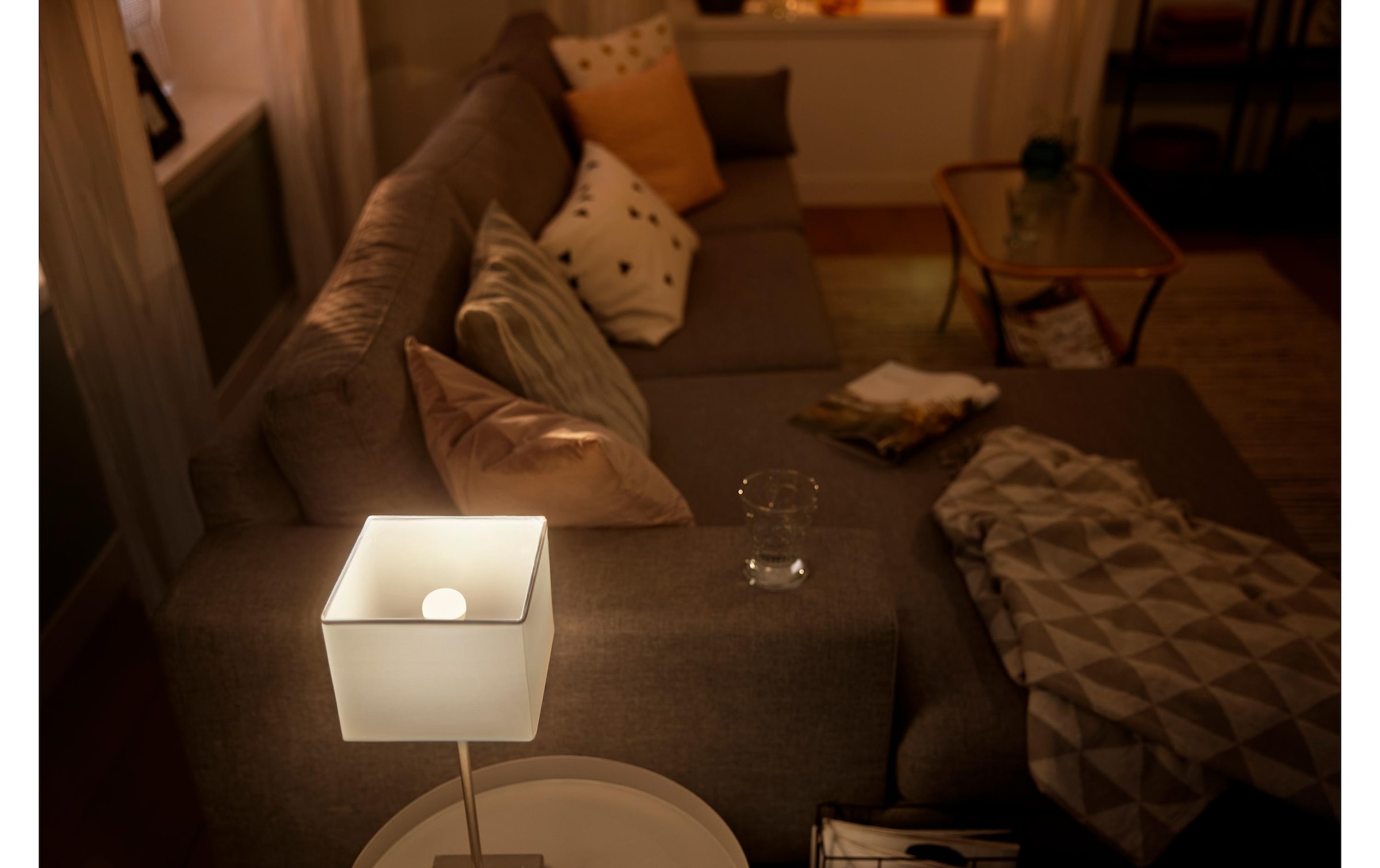 Philips Hue Spezialleuchtmittel »Philips Hue White E14 Luster Einzelpack«