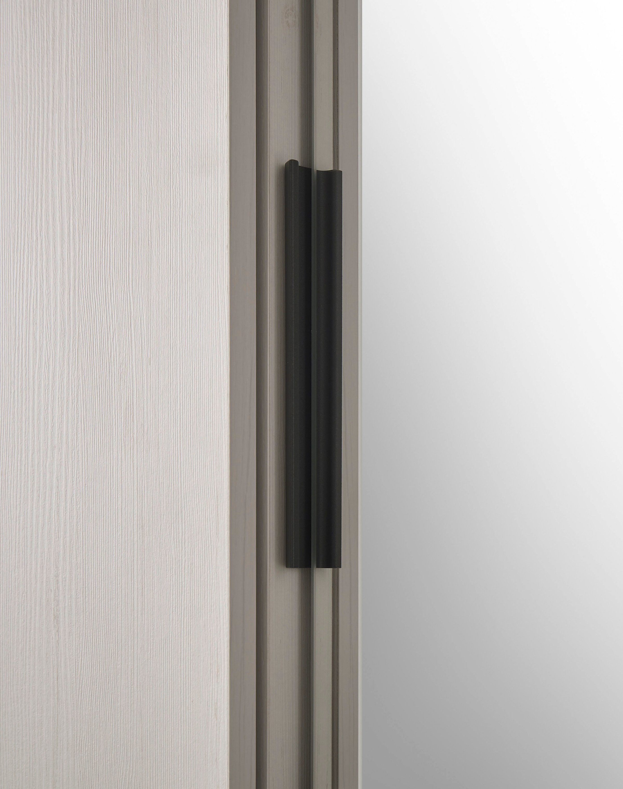 Home affaire Kleiderschrank »SHERWOOD Schlafzimmerschrank mit Spiegel Wäscheschrank«, Schiebetüren mit Scheunentorbeschlag aus Metall, B/T/H 201/63/209cm