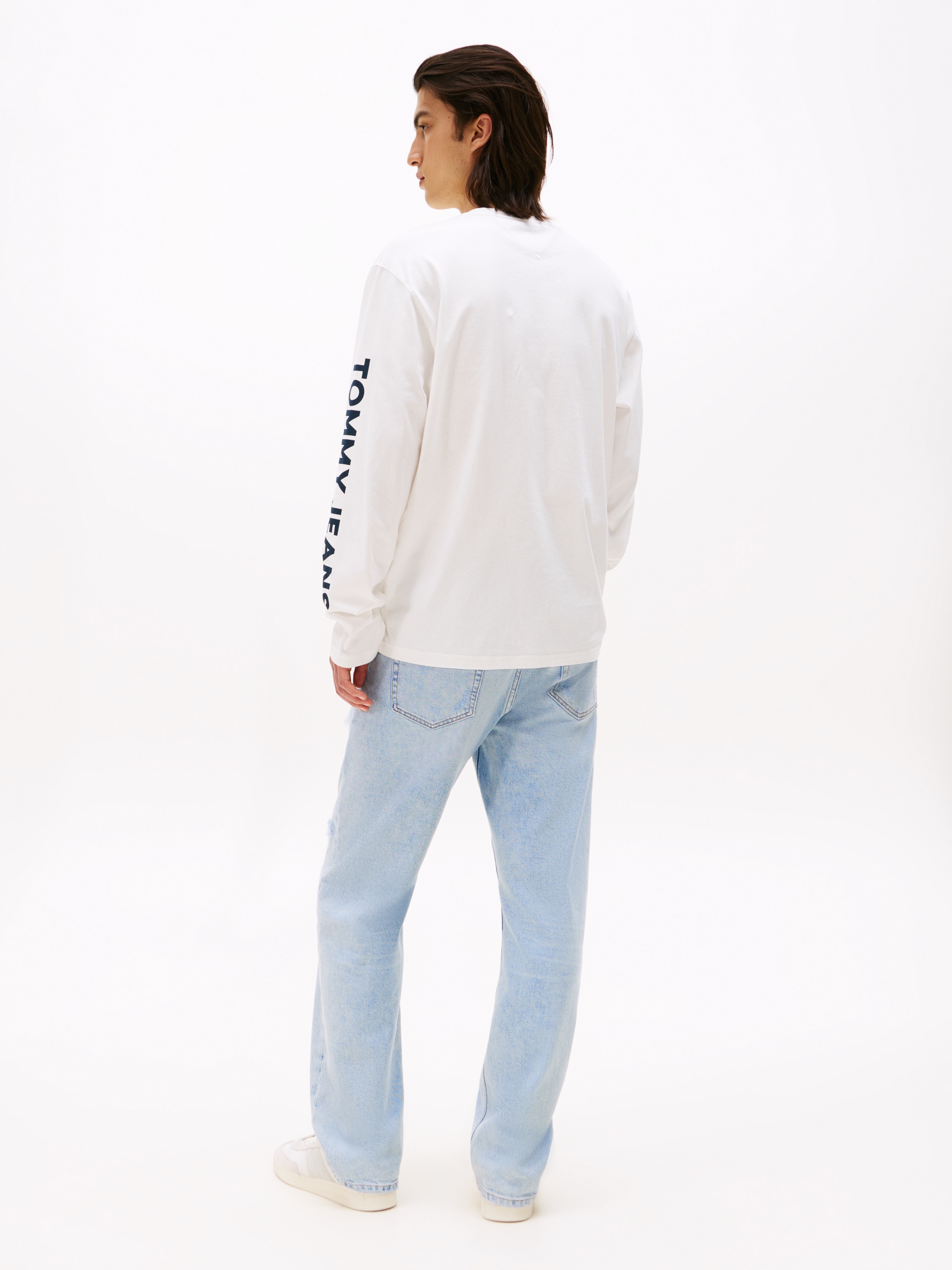 Tommy Jeans Langarmshirt »Classic Relaxed Fit«, Rundhals, Jersey, grosses Logo am Ärmel