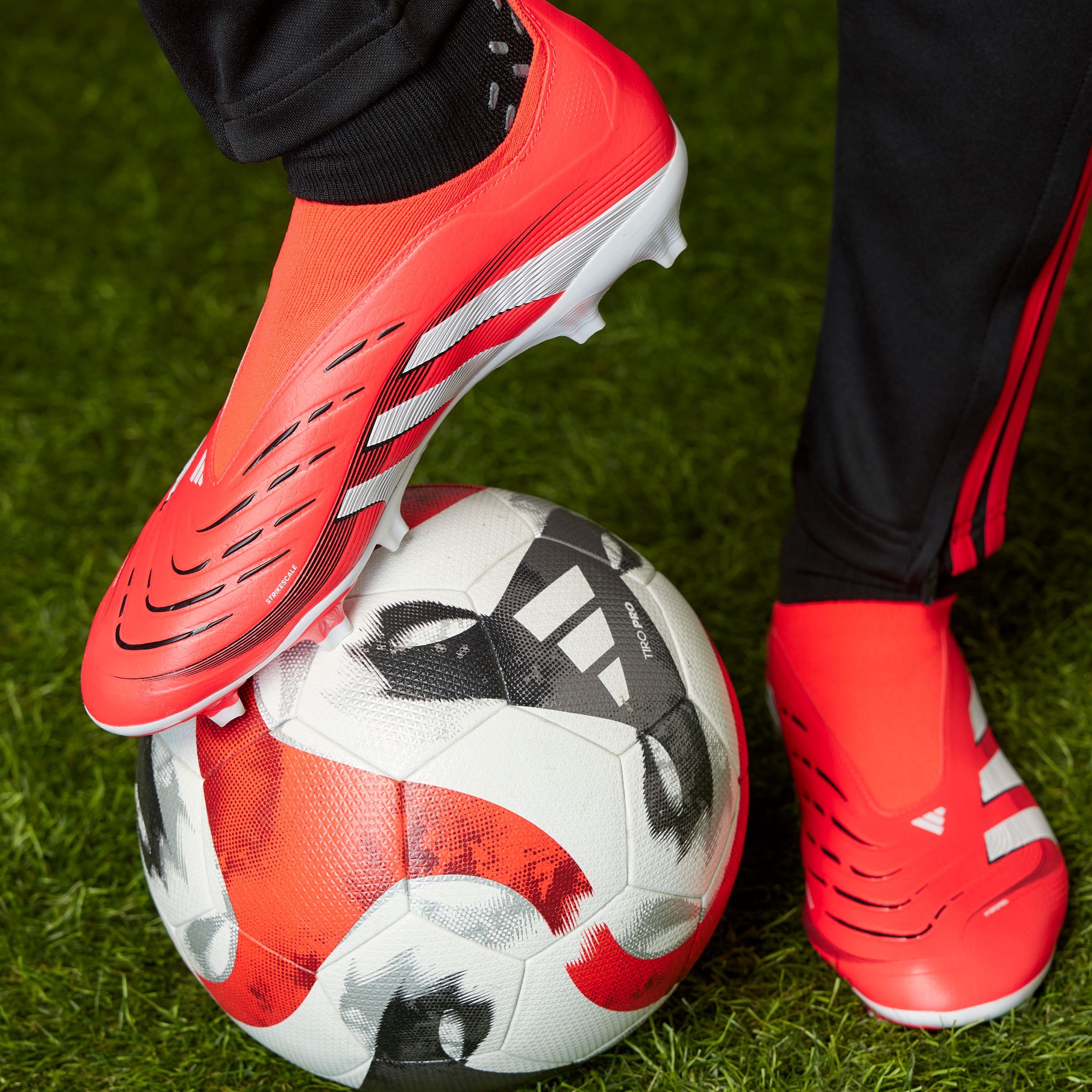 adidas Performance Fussballschuh »PREDATOR LEAGUE LACELESS FG/MG«, für Rasenplätze
