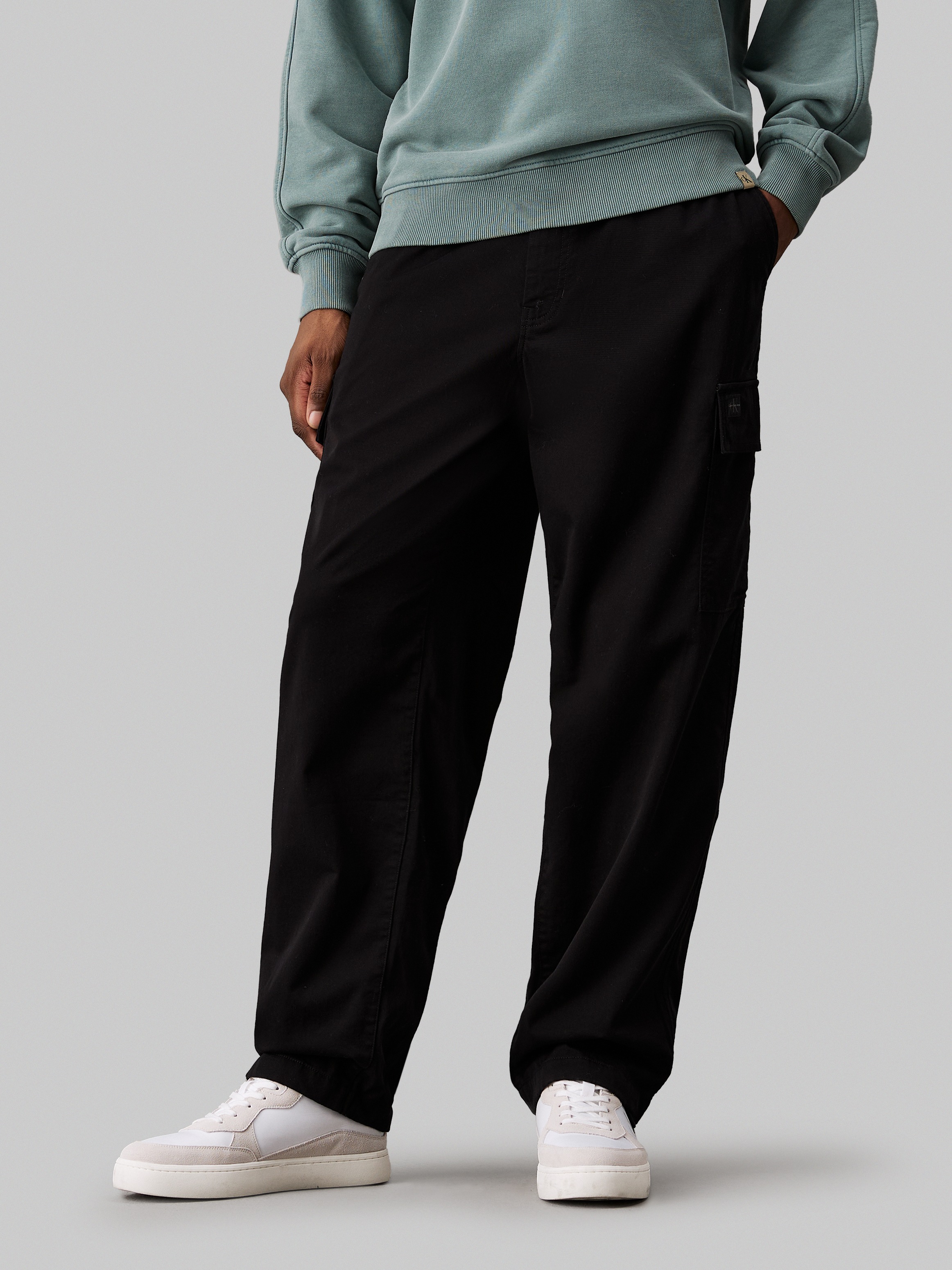 Calvin Klein Jeans Cargohose »REGULAR STRAIGHT CARGO« mit Logoprägung