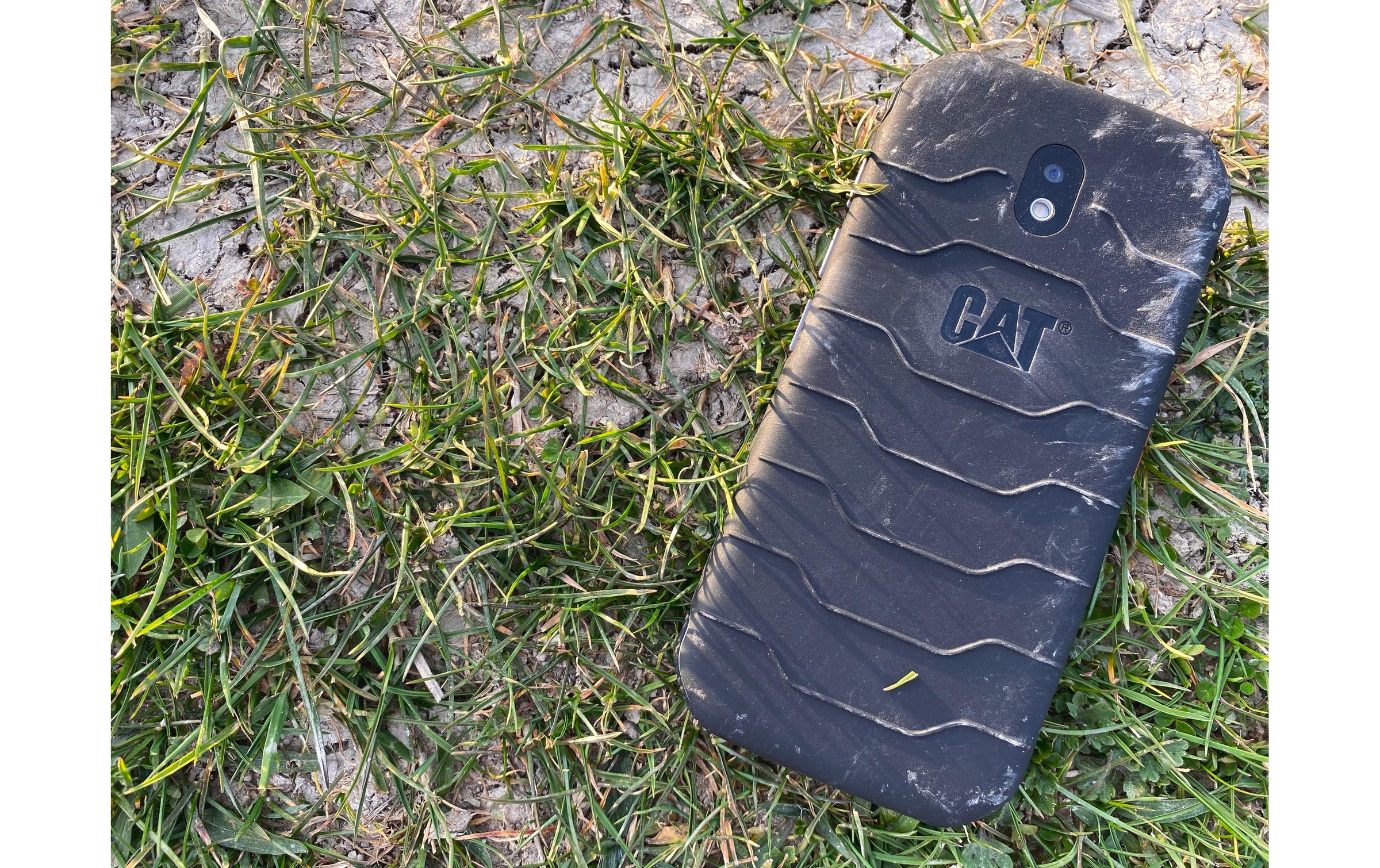 CAT Smartphone »S42«, schwarz, temperaturunempfindlich (-30 bis +75 °C bis zu 30 min.)