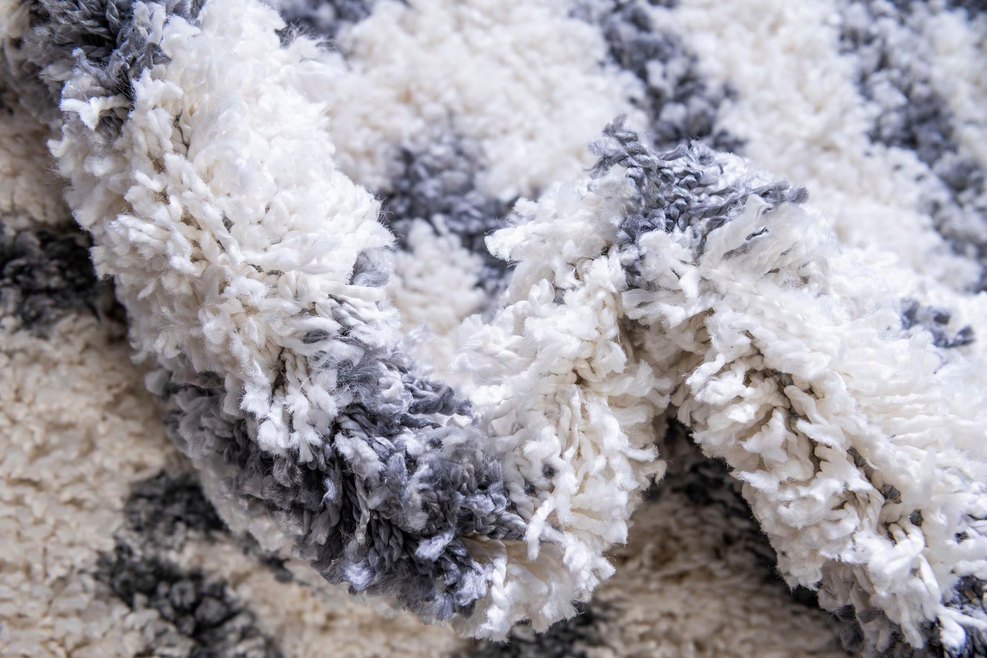 Myflair Möbel & Accessoires Hochflor-Teppich »Top Shag Lagerräumung«, rechteckig, 32 mm Höhe, gewebt, Rauten Design, melierte Optik, weich & kuschelig, mit Fransen