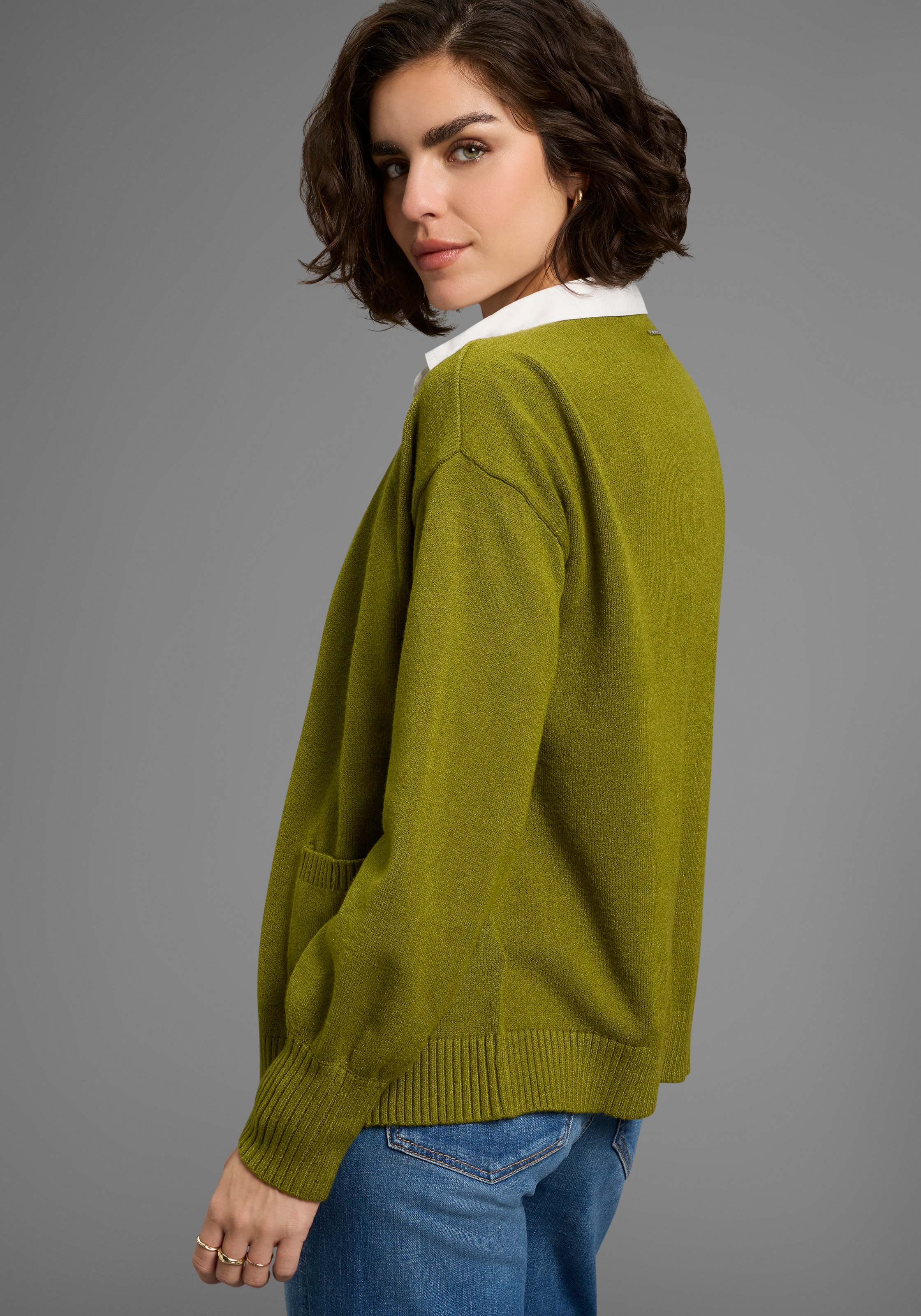 Laura Scott Strickjacke, in Oversize