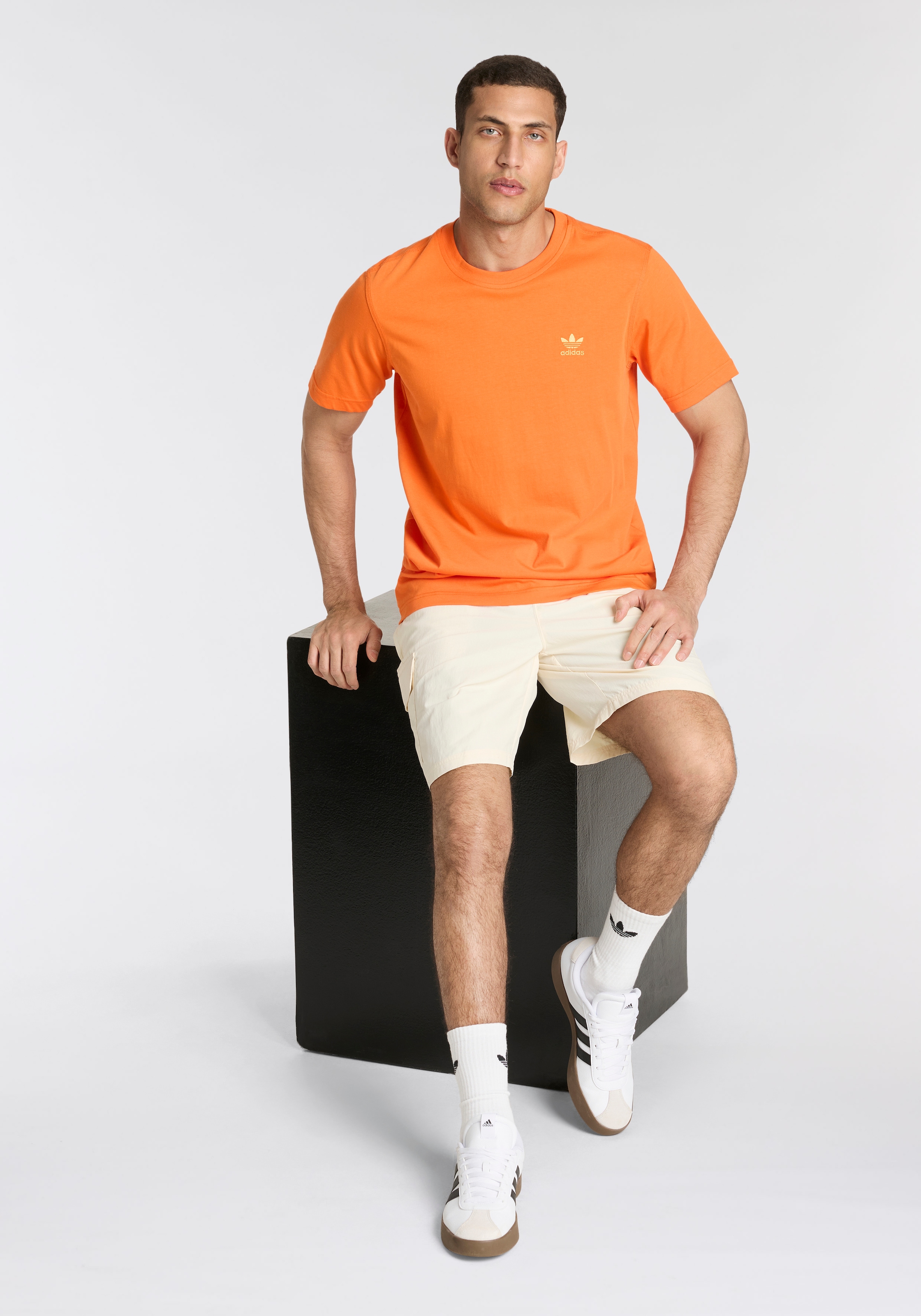 adidas Originals T-Shirt »TREFOIL ESS TEE«, drei Streifen Essentials Shirt mit Trefoil Logo