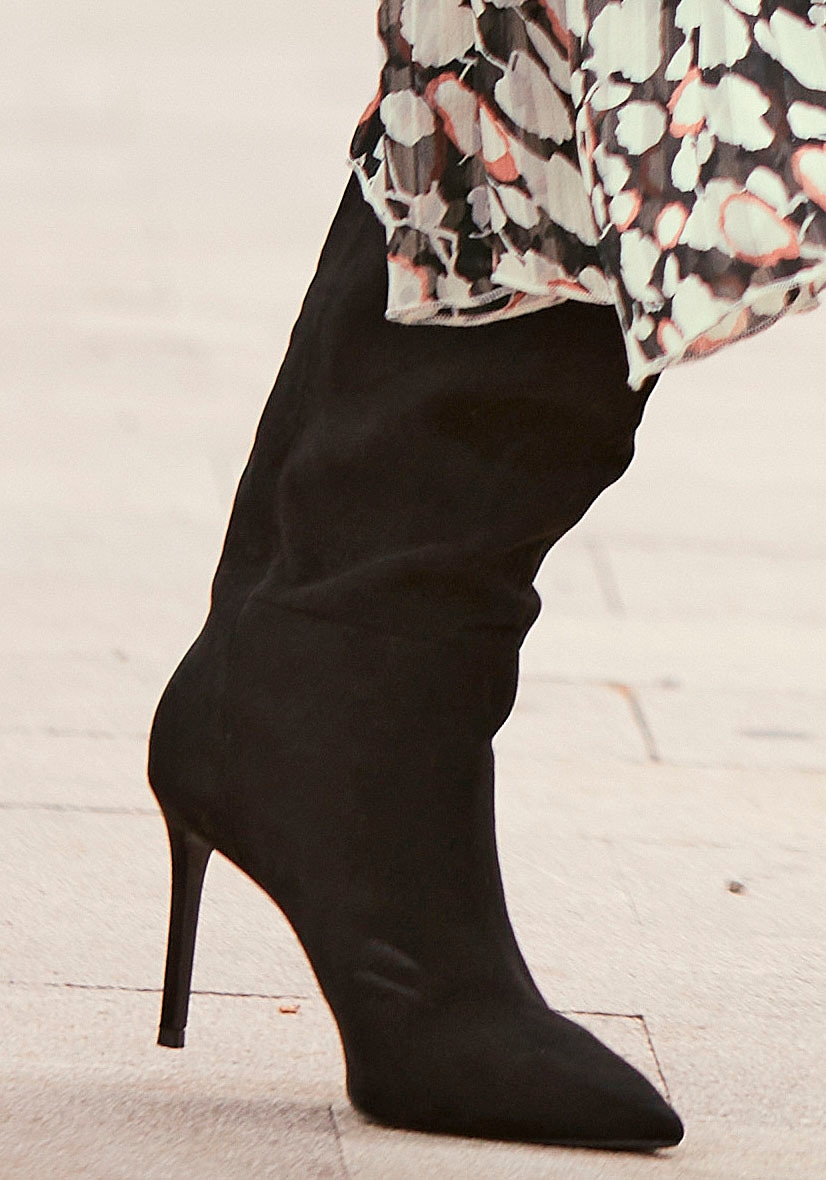 LASCANA Reissverschlussstiefel, mit modischer Raffung, Langschaft, High-Heel Stiefelette,Slouchy Boots