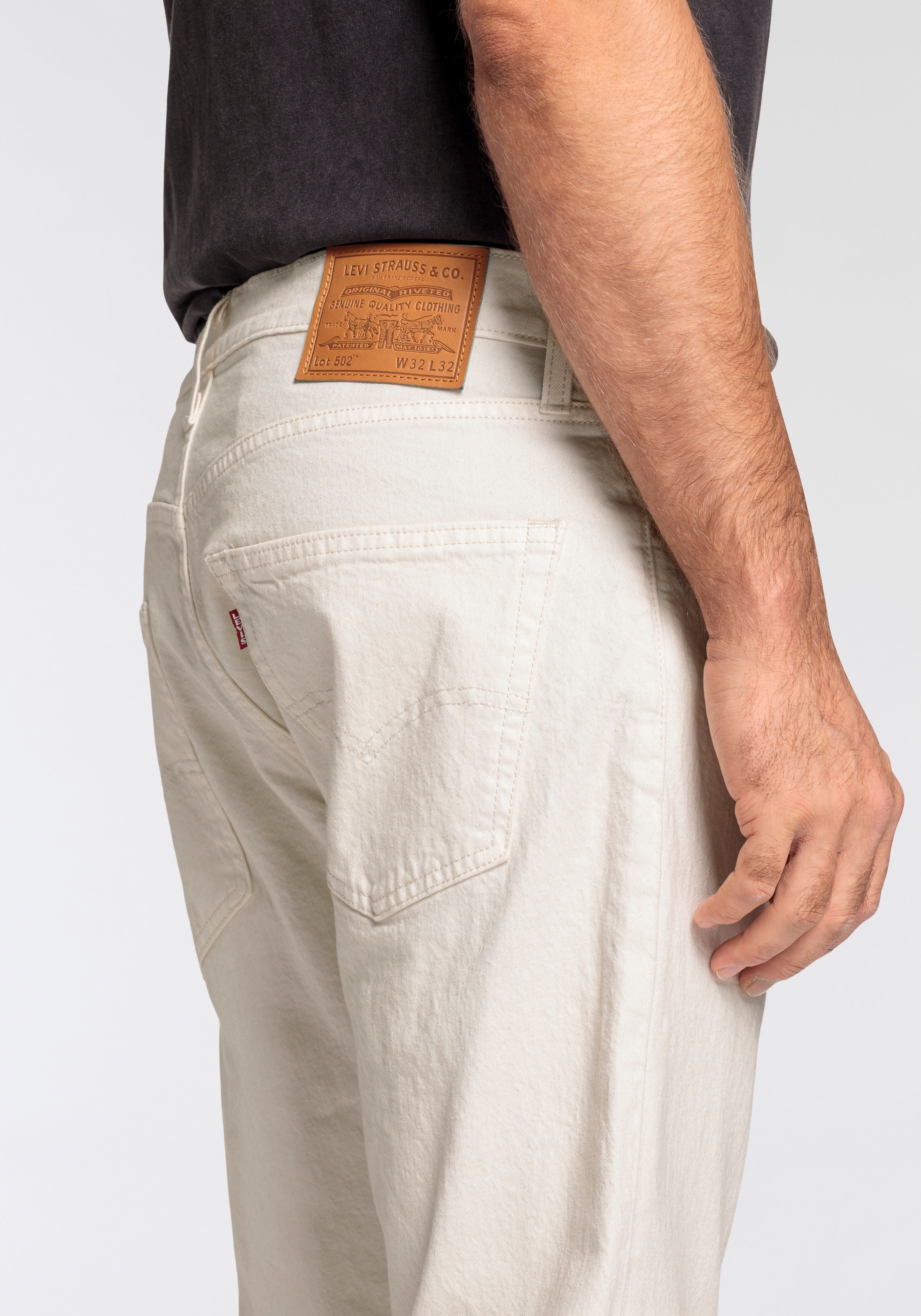 Levi's® Tapered-fit-Jeans »502 TAPER«, in elegantem, modernem Stil