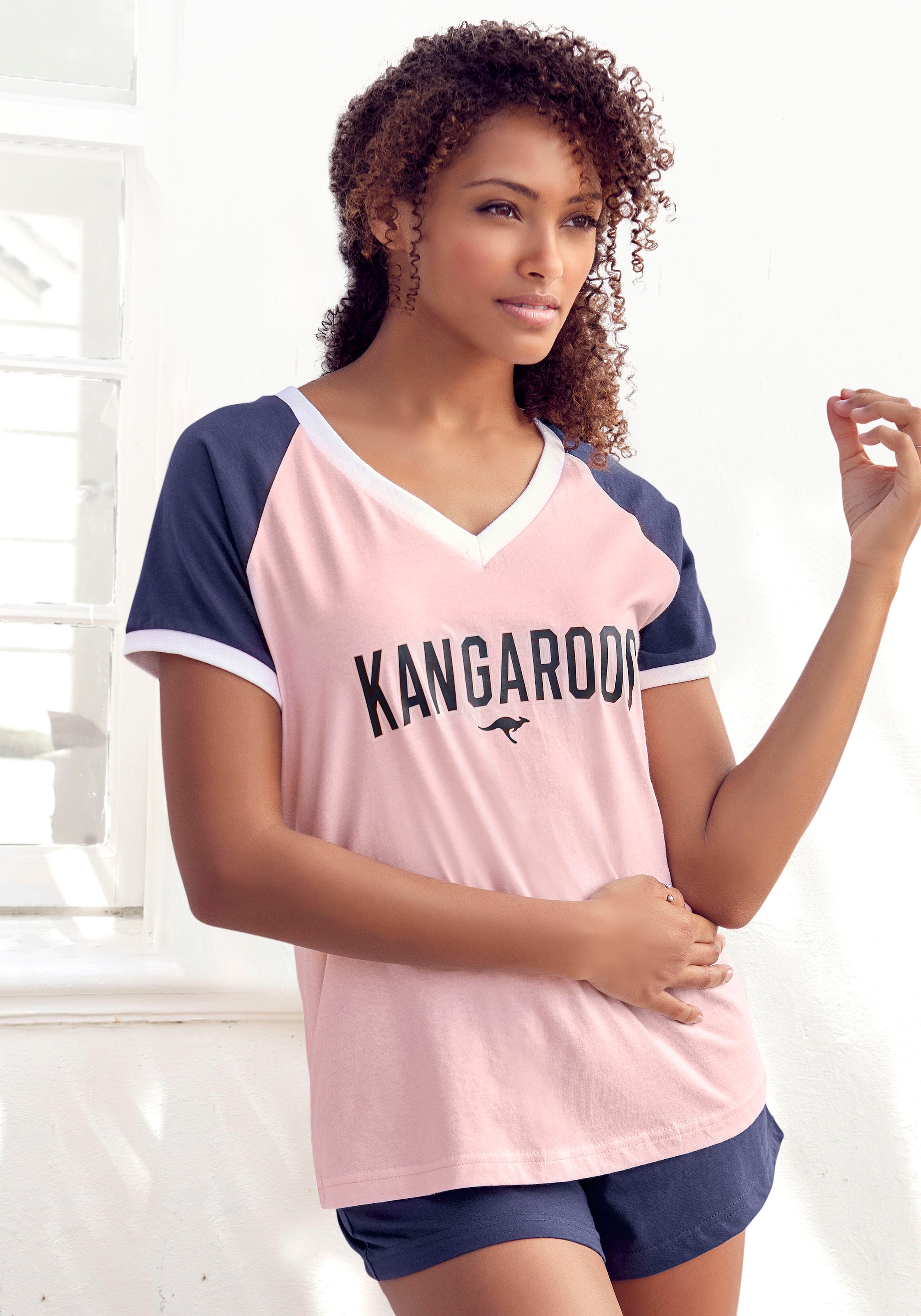 KangaROOS Shorty, (2 tlg.), mit kontrastfarbenen Raglanärmeln