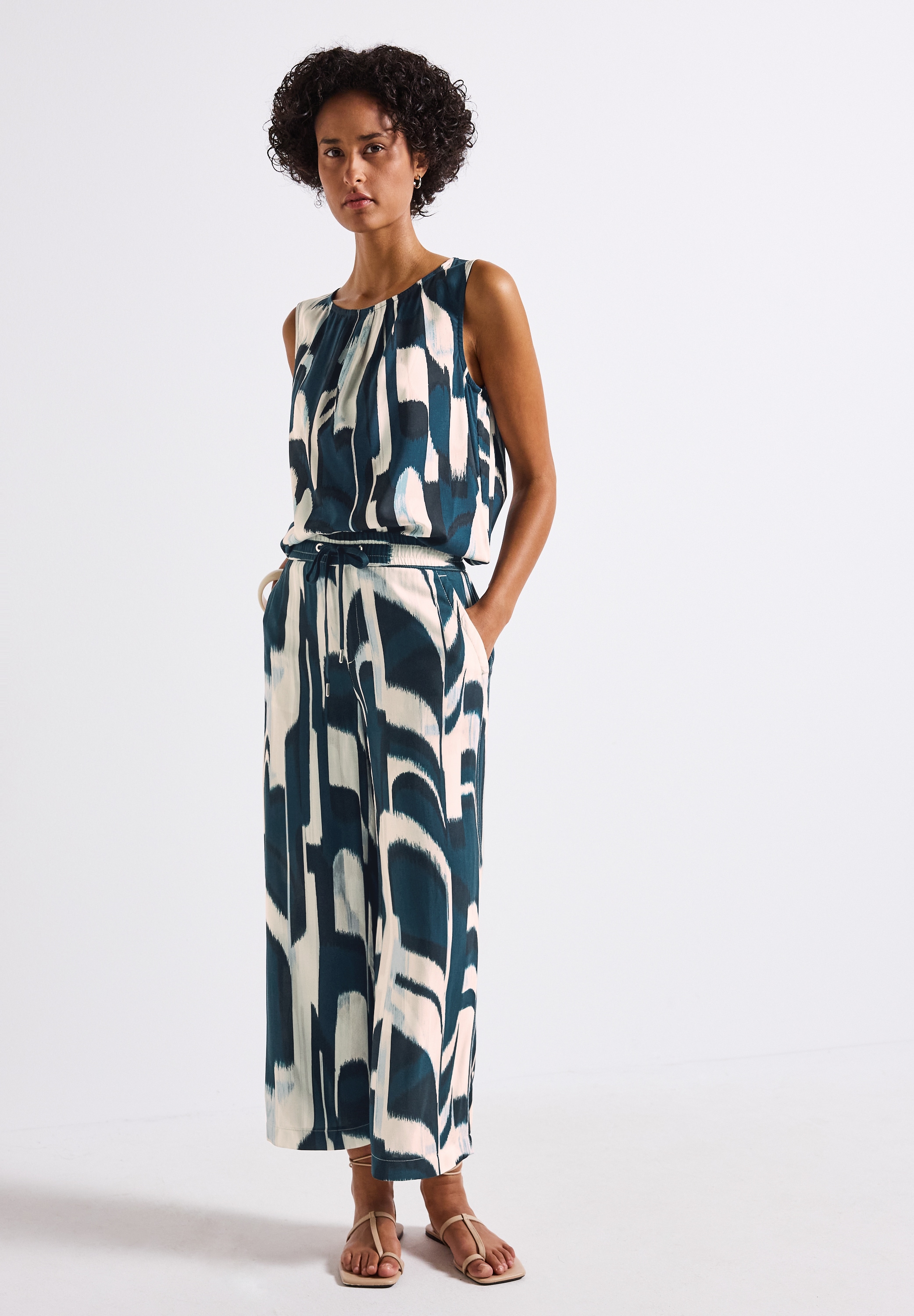 STREET ONE Stoffhose »Style Emee«, Sommerhose mit elastischem Bund und Tunnelzug, mit grafischem Muster