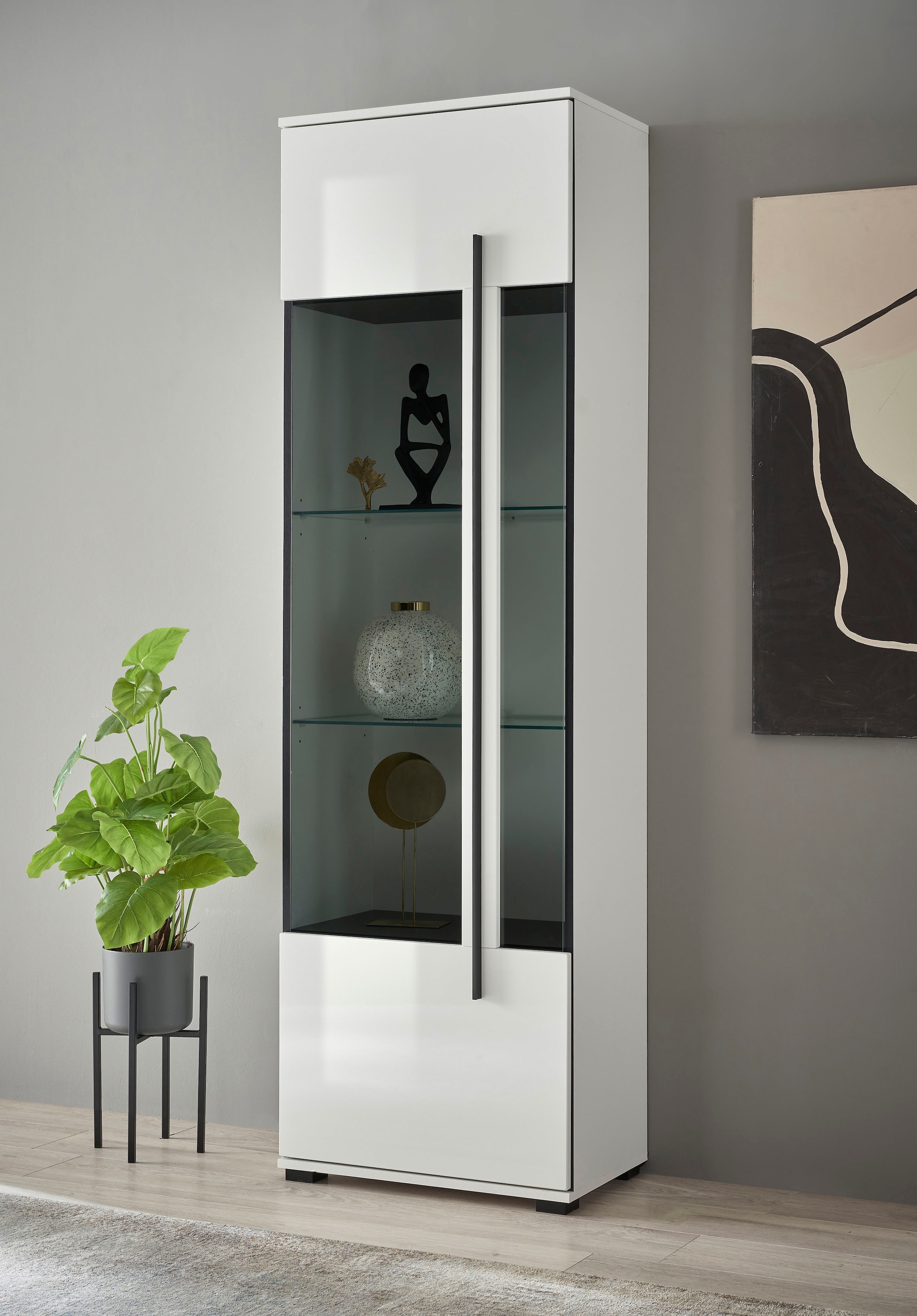 INOSIGN Vitrine »Cantara, Vitrinenschrank in Eiche Evoke oder weiss, Standvitrine«, schwarzer Stangengriff, ausreichend Stauraum, vielseitig einsetzbar