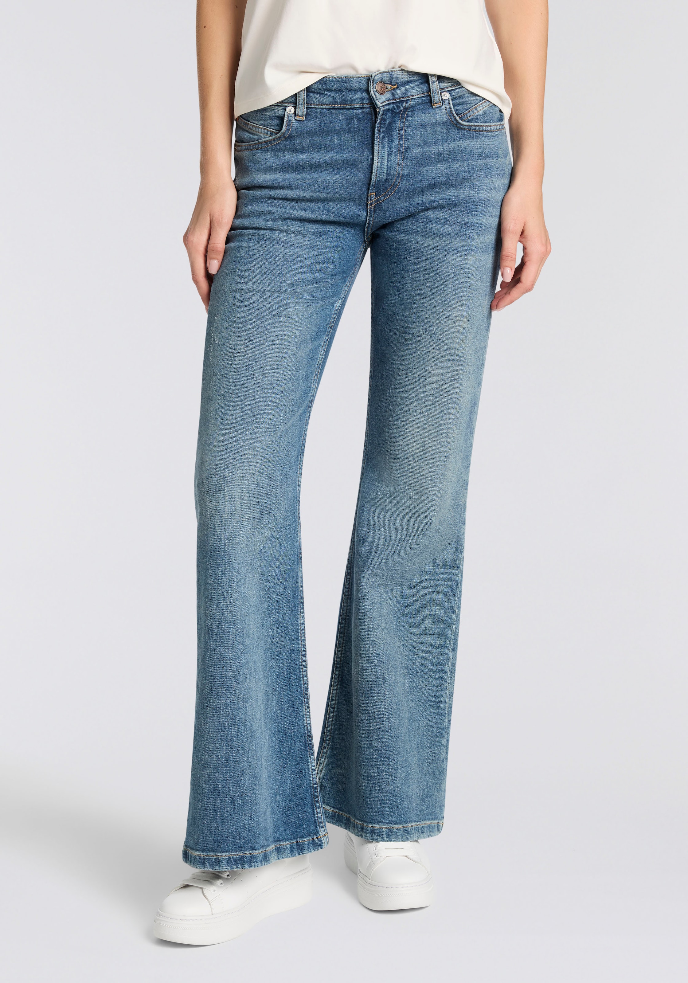 BOSS ORANGE Bootcut-Jeans »SOFT BOOTCUT LR Premium Damenmode« Low Rise