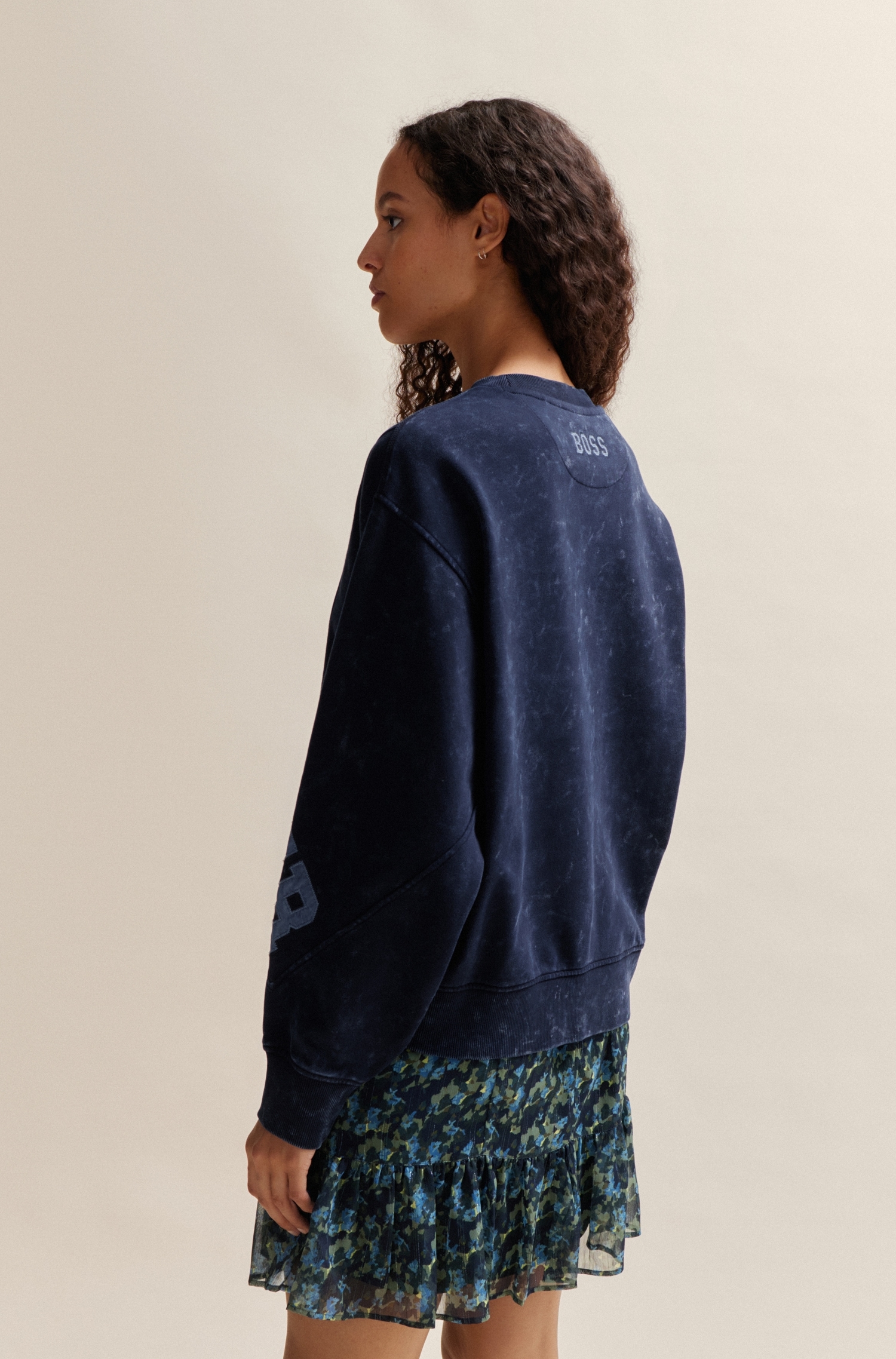 BOSS ORANGE Sweatshirt »Eprep Premium Damenmode«, mit Schriftverzierung auf den Ärmeln