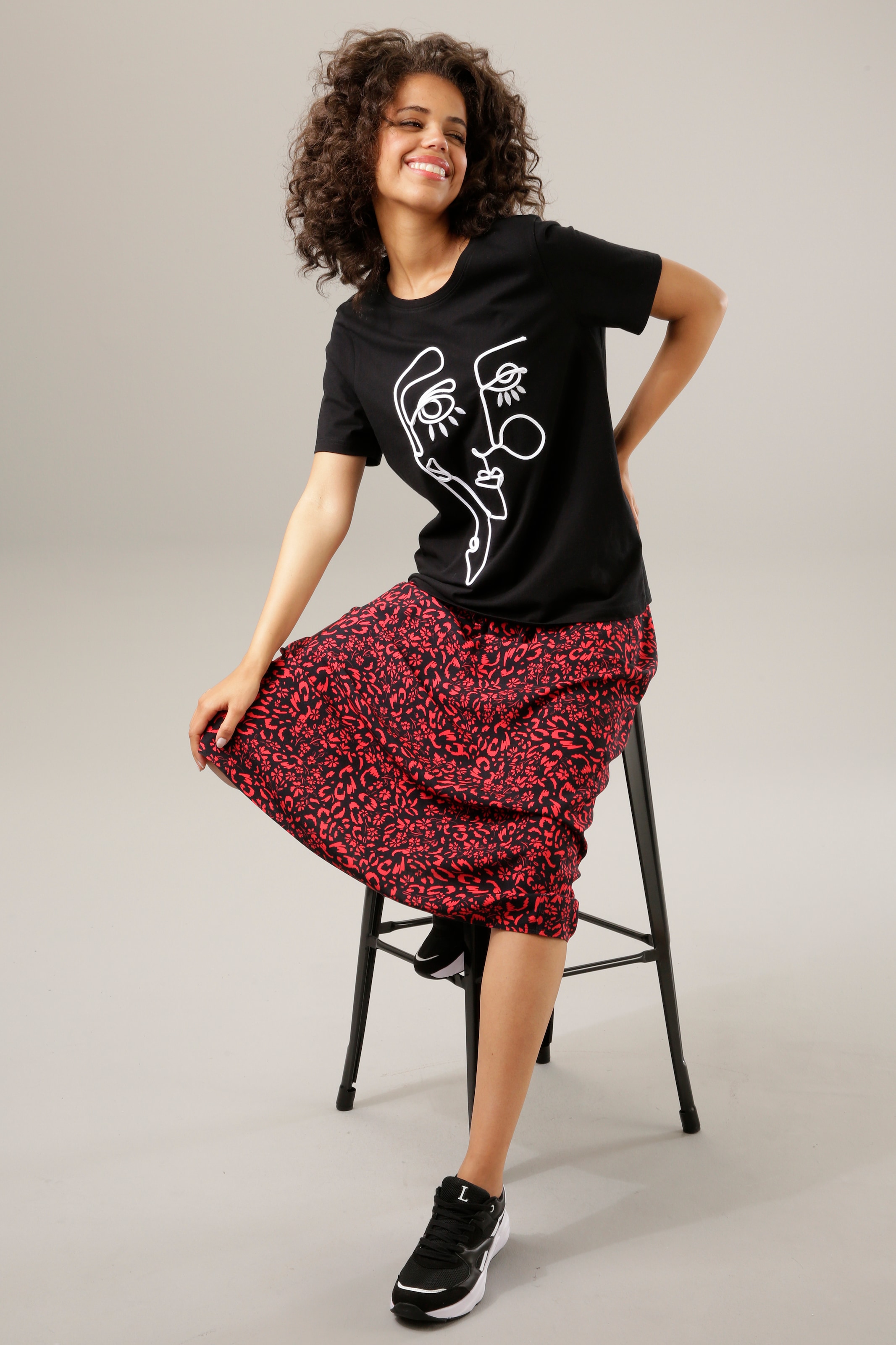 Aniston CASUAL T-Shirt, mit shoppen Jelmoli-Versand | Kopf Kordel Stickerei und aus kunstvollem online