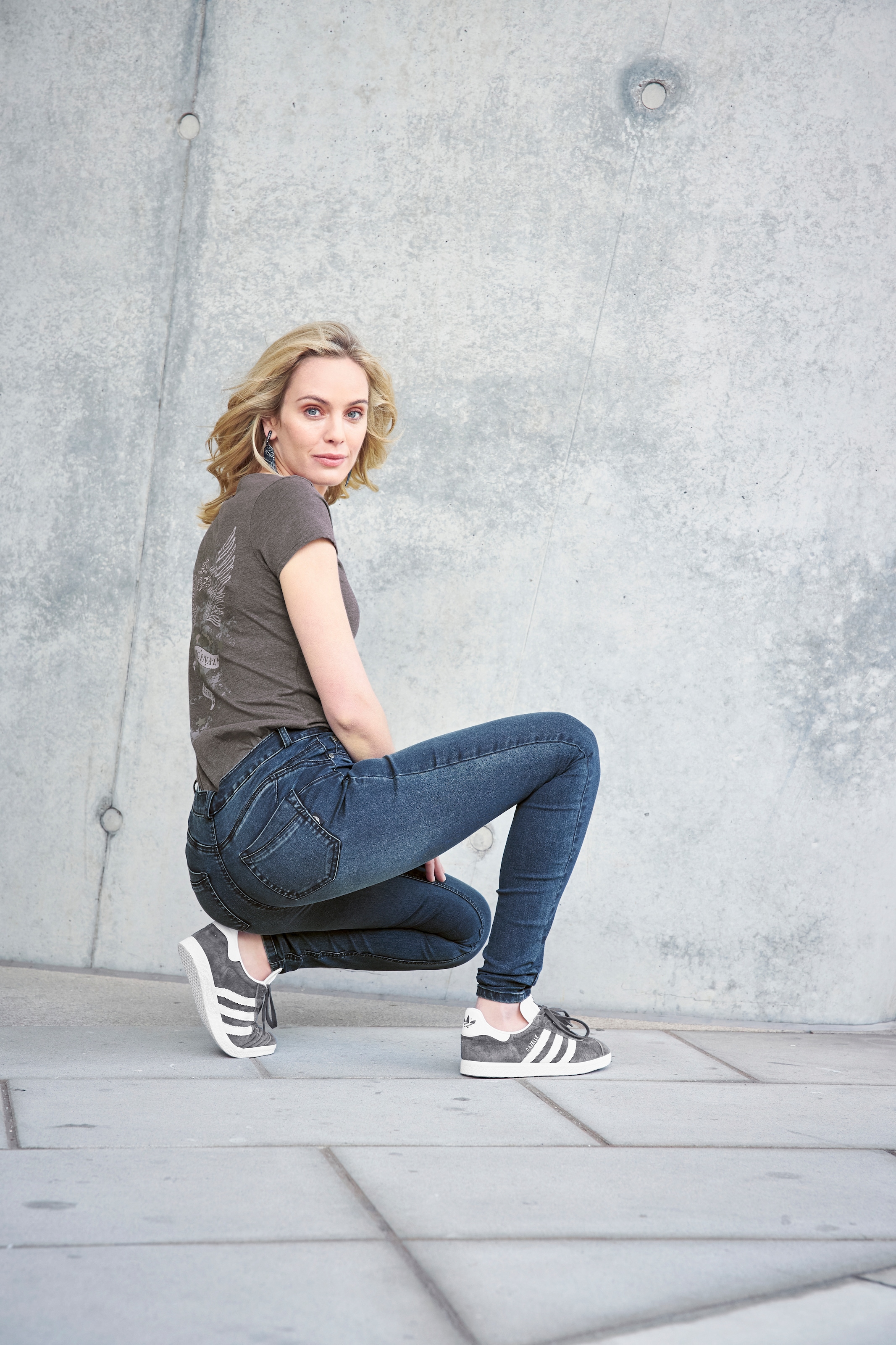 Arizona Skinny-fit-Jeans »Ultra Stretch«, High Waist mit Shapingnähten  online bestellen | Jelmoli-Versand