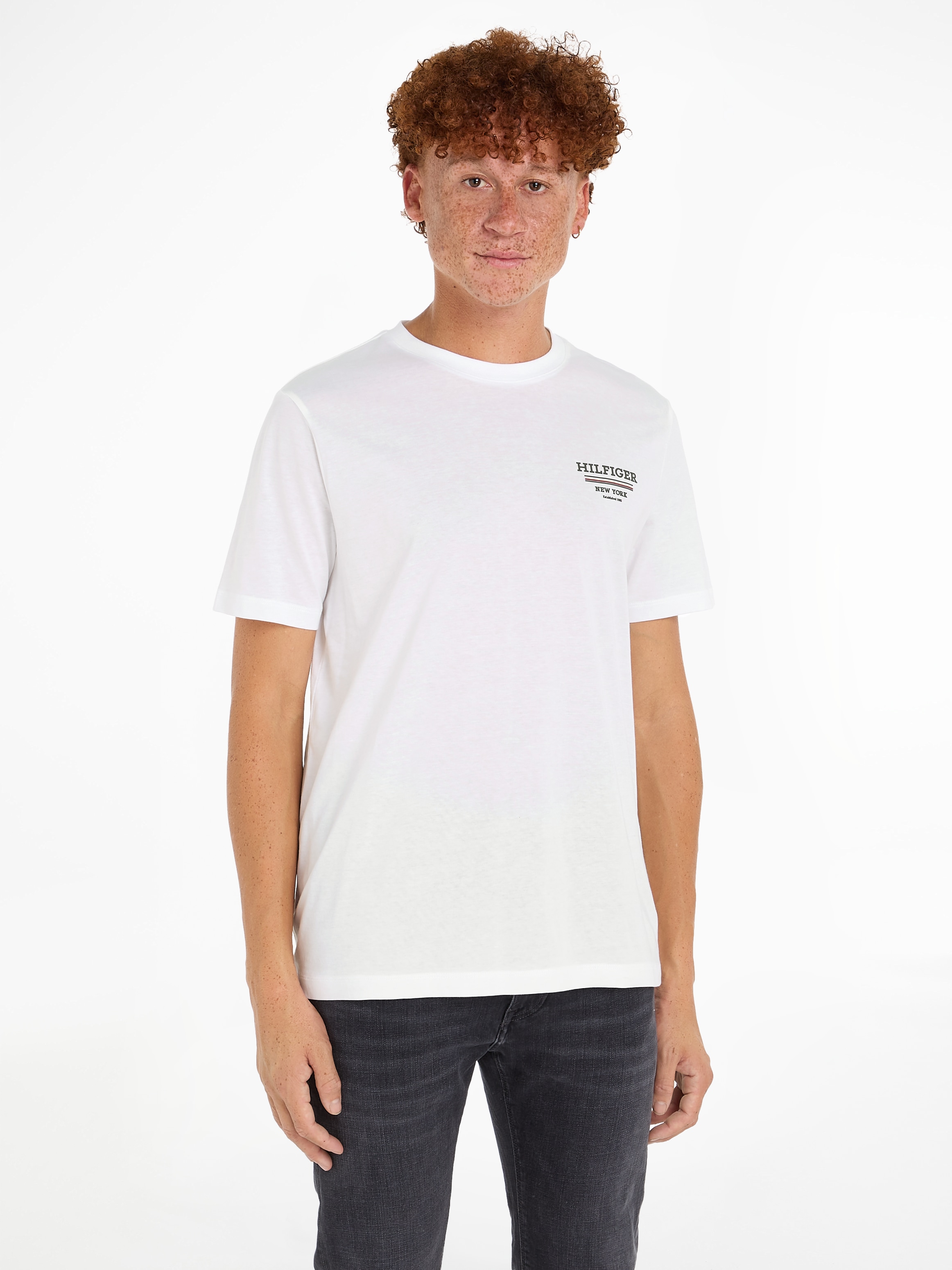 Tommy Hilfiger T-Shirt »HILFIGER GLOBAL STRIPE TEE«, kontrastfarbener Print auf de Brust