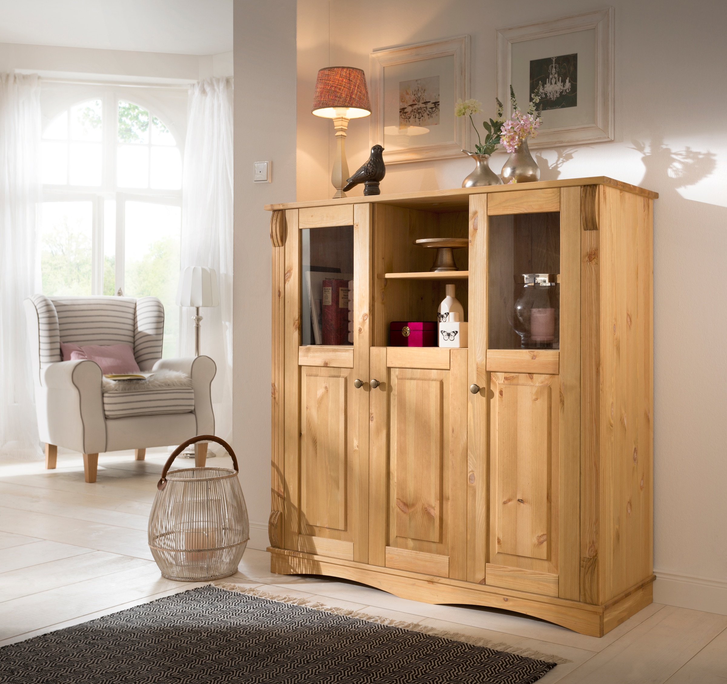 Home affaire Highboard »Teresa«, (Masse (B/T/H): 119/40/120 cm), Vitrine, Türen mit Glaseinsätzen, aus massiver Kiefer, FSC®