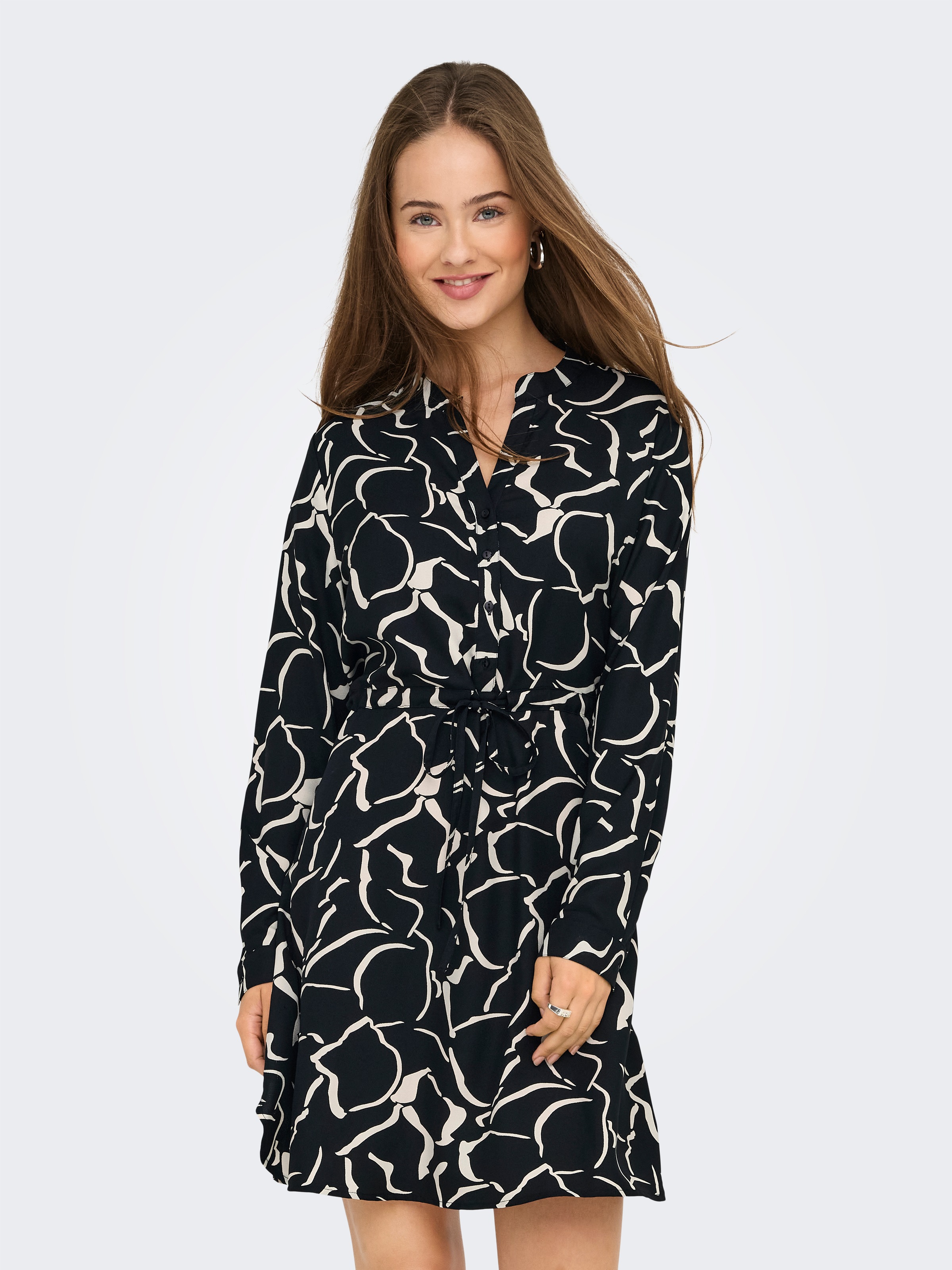 ONLY Druckkleid »ONLCORY LIFE L/S V-NECK TUNIC WVN NOOS« Sommerkleid mit Taillengürtel