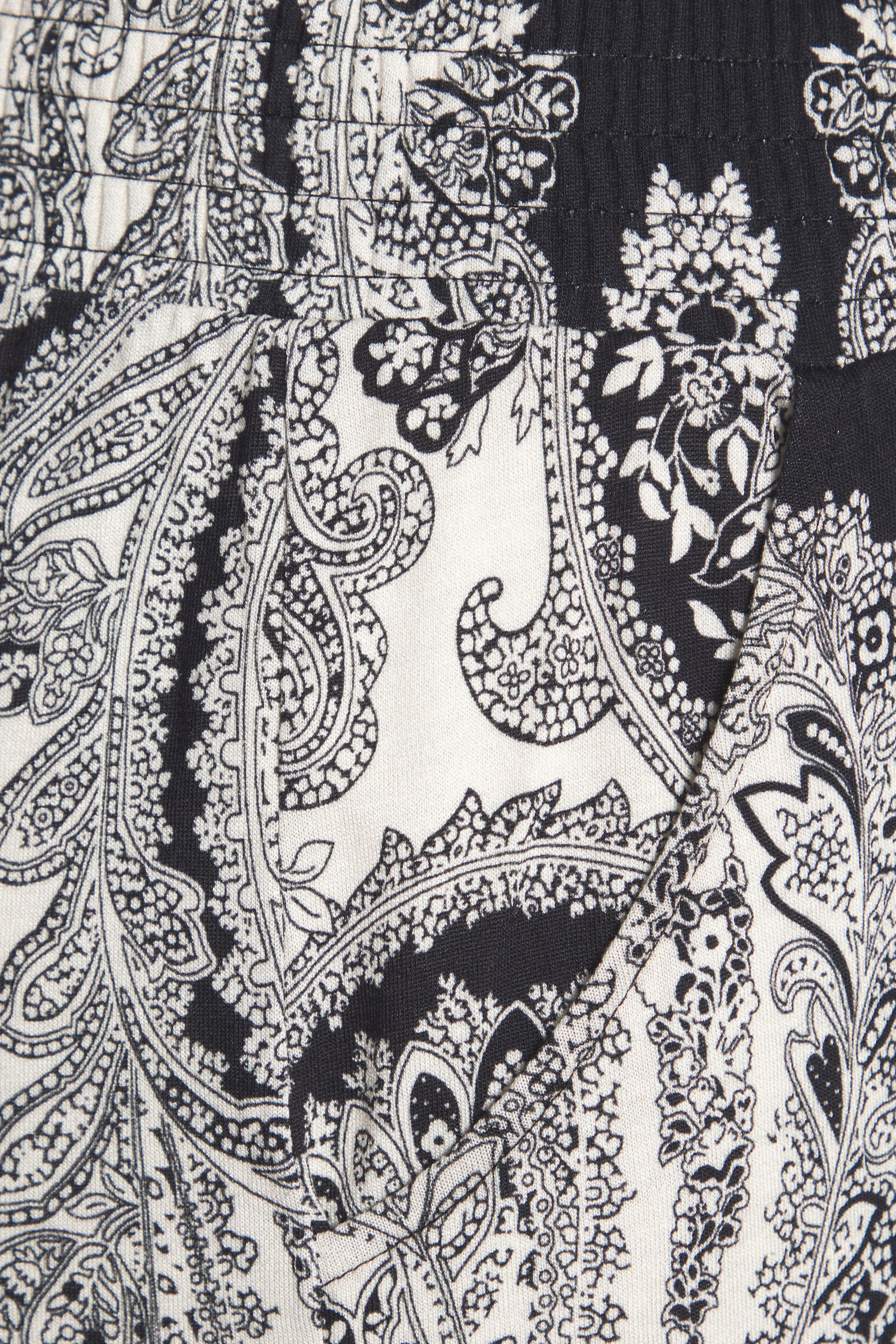 LASCANA Jerseyhose, mit Paisleydruck und Taschen, elastischer Bund, Sommerhose
