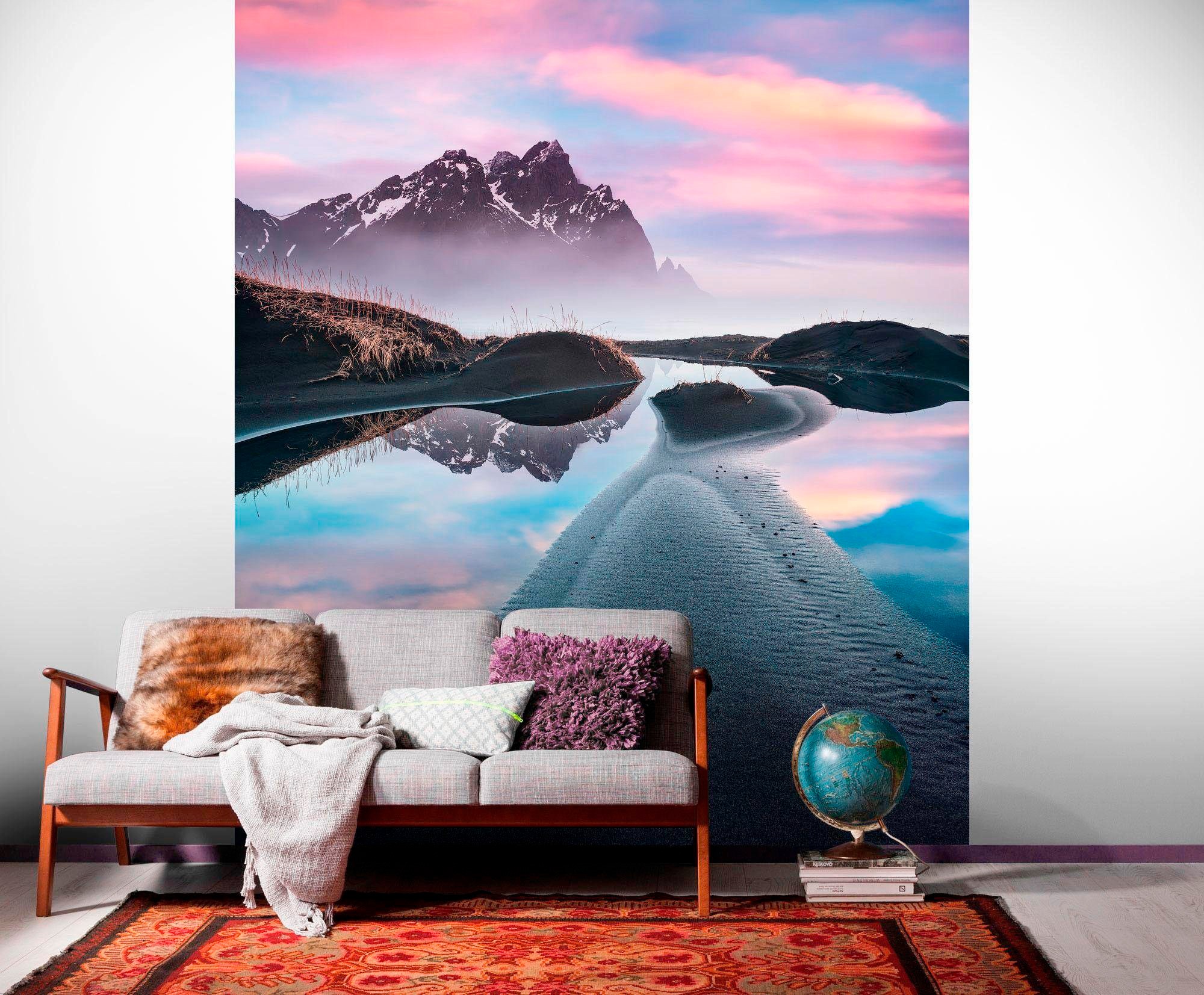 Komar Vliestapete »Digitaldruck Vlies - Glowing Vestrahorn - Grösse 200 x 250 cm«, bedruckt, Wohnzimmer, Schlafzimmer