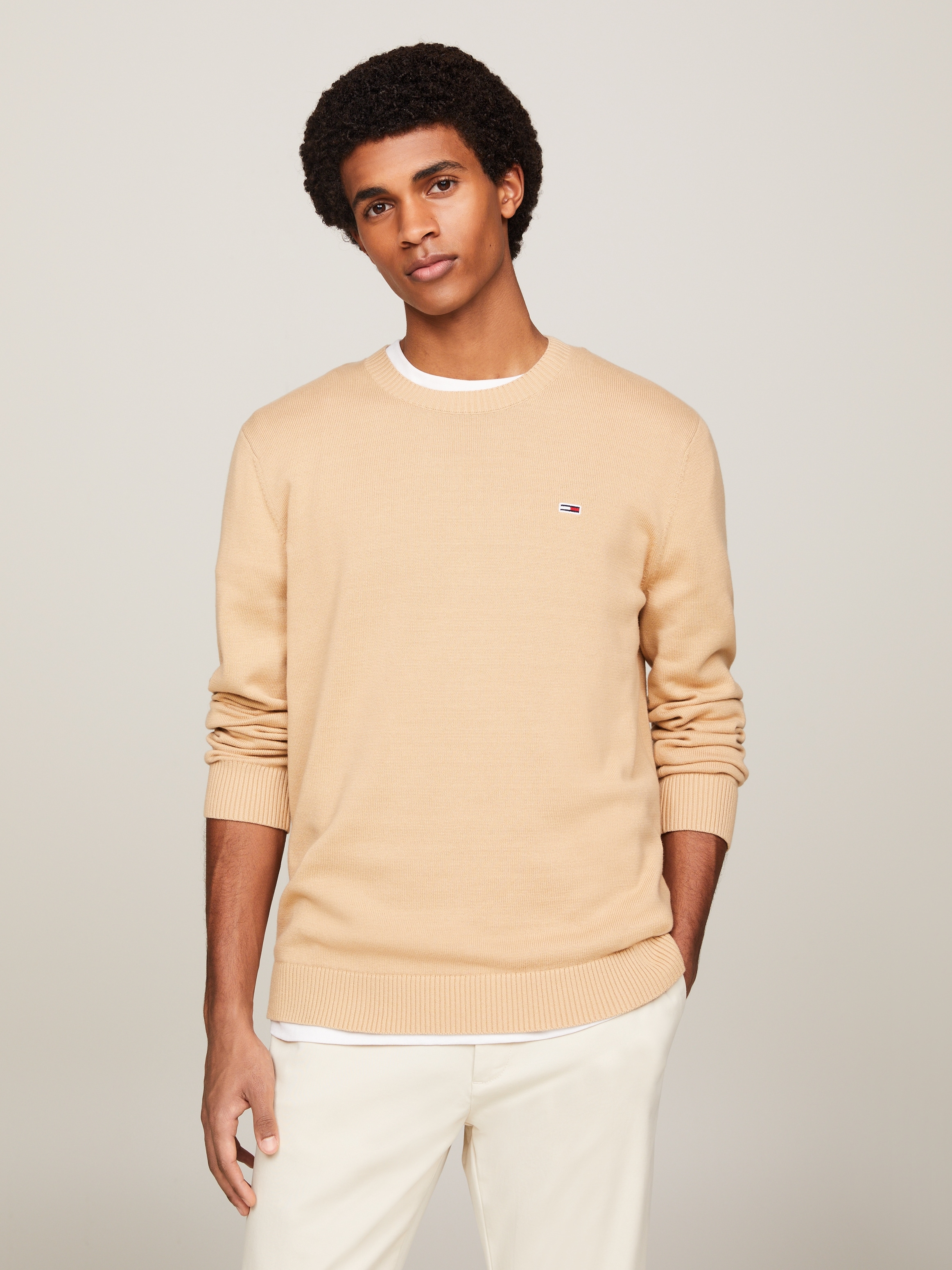 Rundhalspullover »TJM SLIM ESSENTIAL LIGHT SWEATER«, mit Flag-Patch