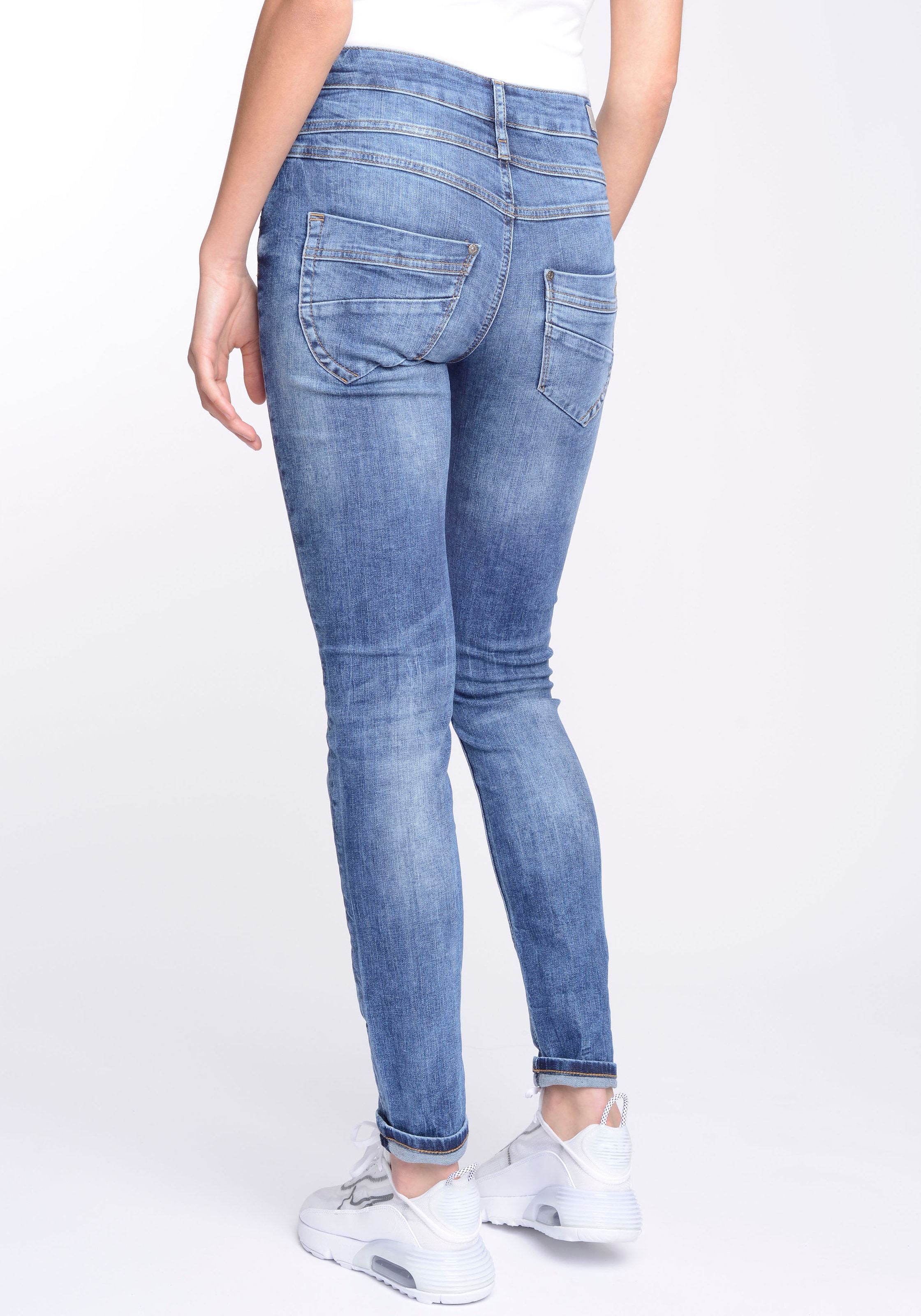 GANG Skinny-fit-Jeans »94MORA«, mit 3-Knopf-Verschluss und Passe vorne