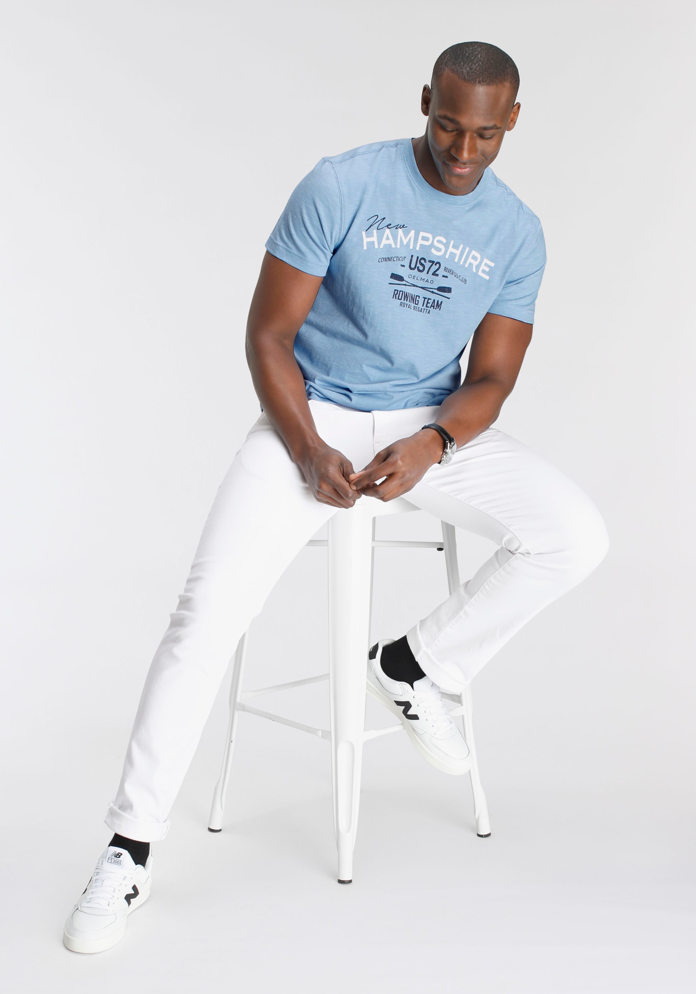 DELMAO T-Shirt, Kurzarm, lässige Passform, mit peppigem Print, Rundhals, casual