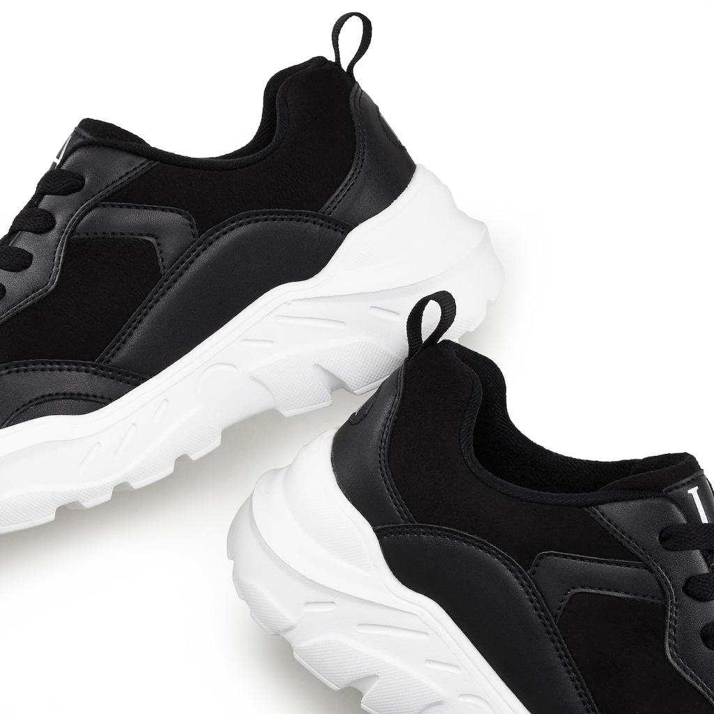 LASCANA Sneaker, mit ultraleichter Chunky Sohle und weicher Innensohle