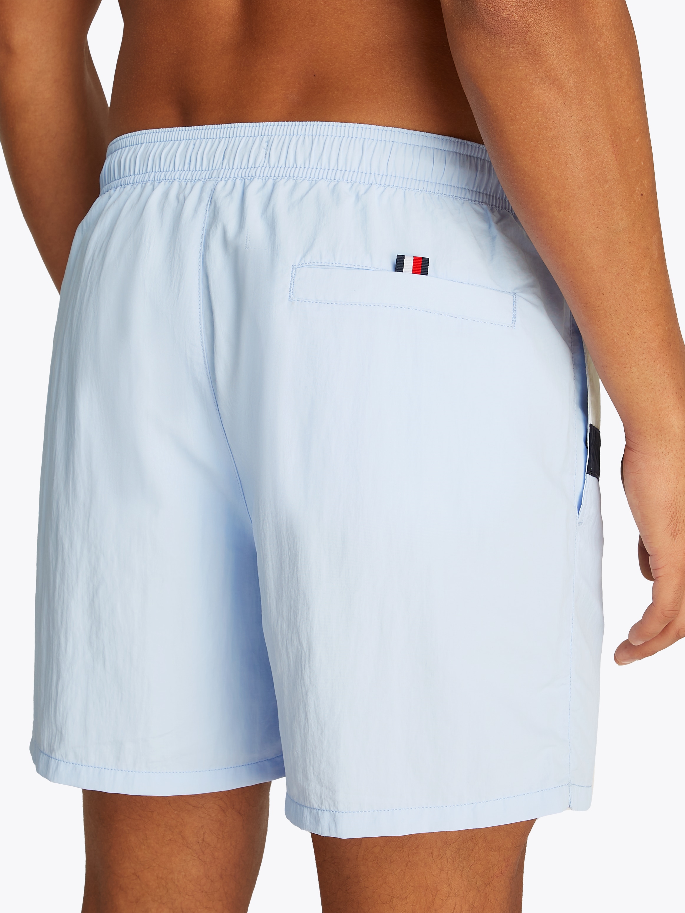 Tommy Hilfiger Swimwear Badeshorts »MEDIUM DRAWSTRING«, mit grossem Logo