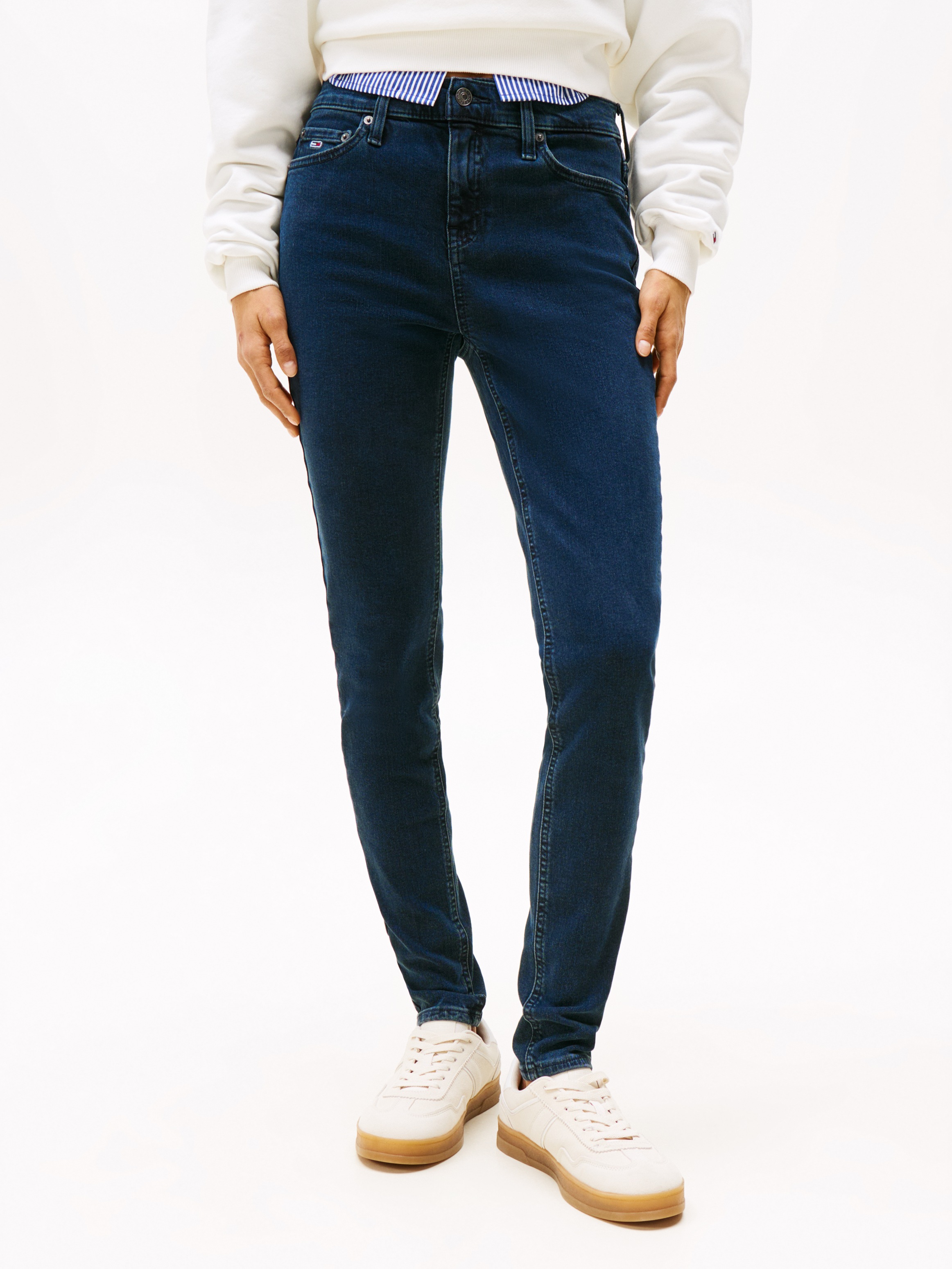Tommy Jeans Skinny-fit-Jeans »NORA MR SKNY AH1280« mit Logo-Badge