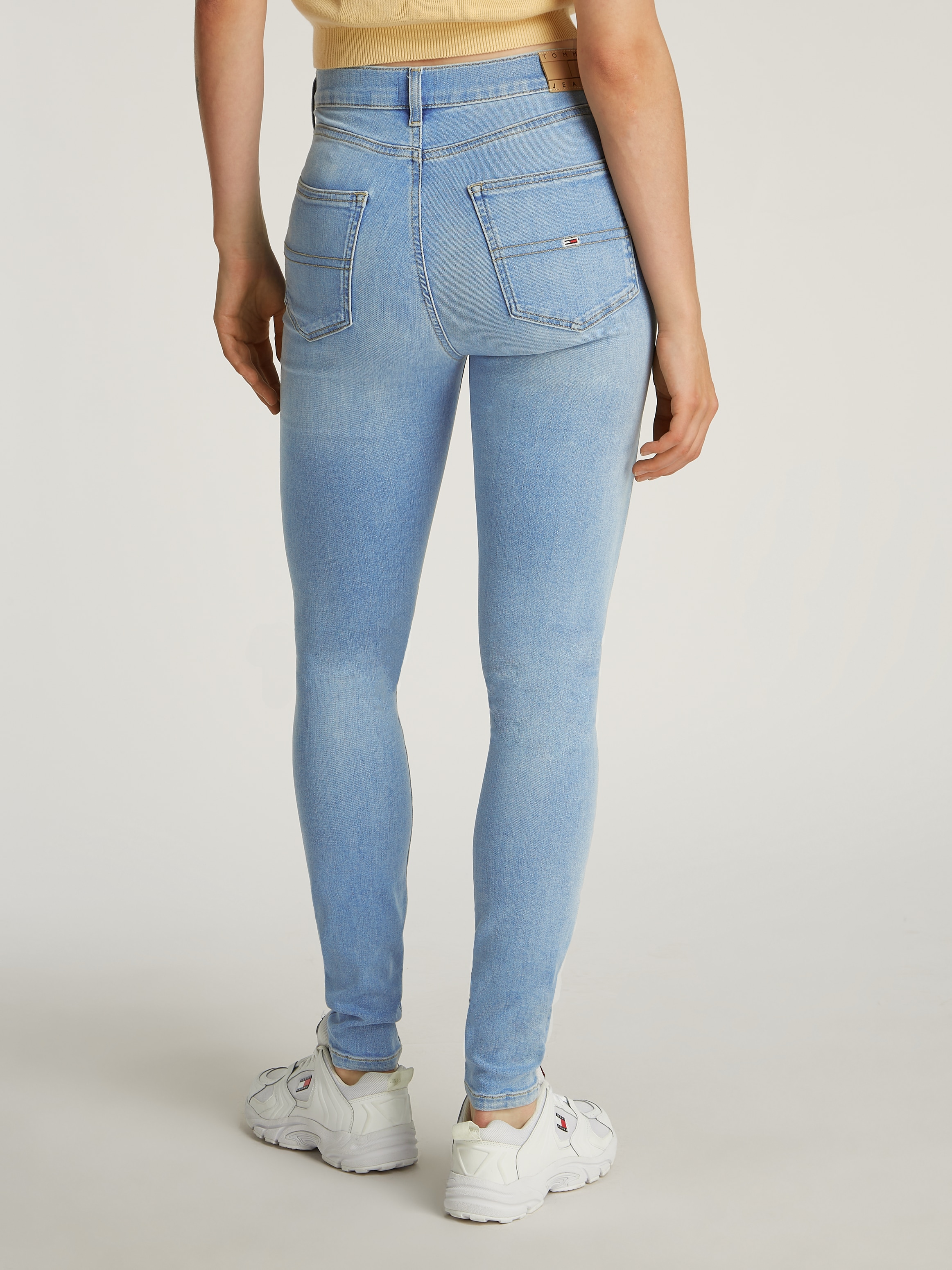 Tommy Jeans Skinny-fit-Jeans »SYLVIA HGH SKN DH1282«, mit Logo-Badge