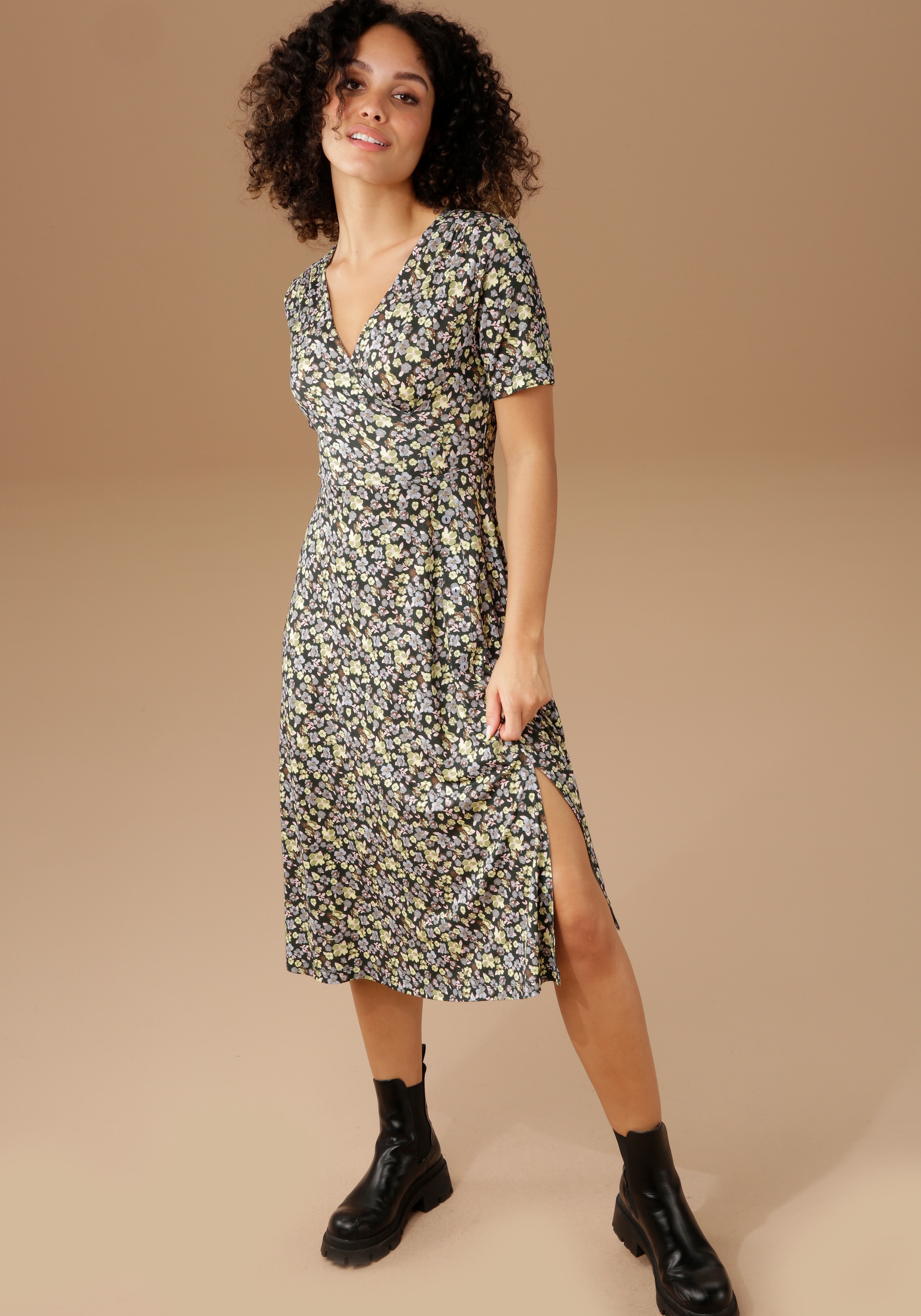 kaufen Blüten CASUAL online Aniston | mit Jelmoli-Versand niedlichen Jerseykleid, bedruckt