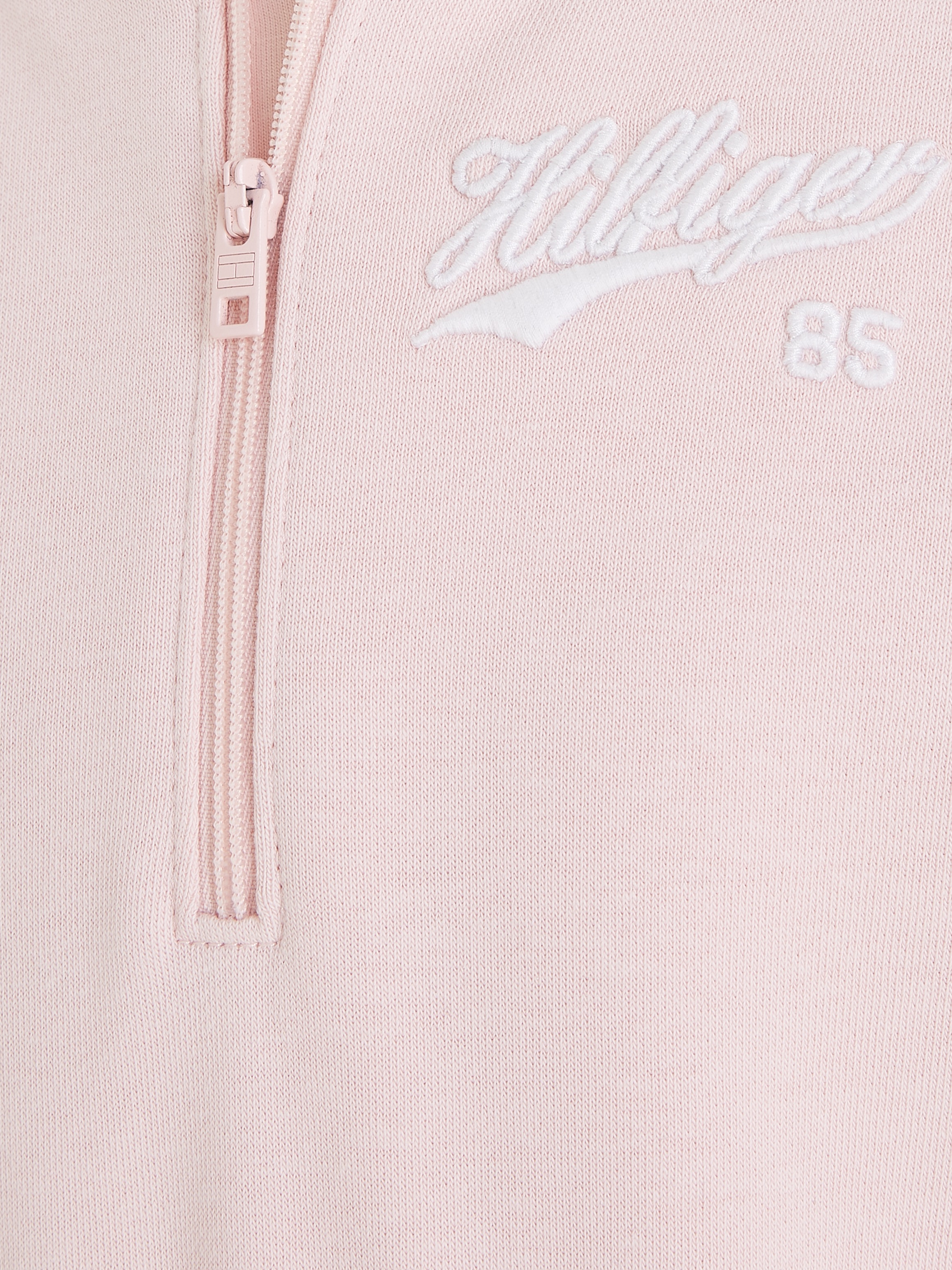 Tommy Hilfiger Sweatkleid »HILFIGER SCRIPT HWK DRESS«, mit Logo-Stickereien