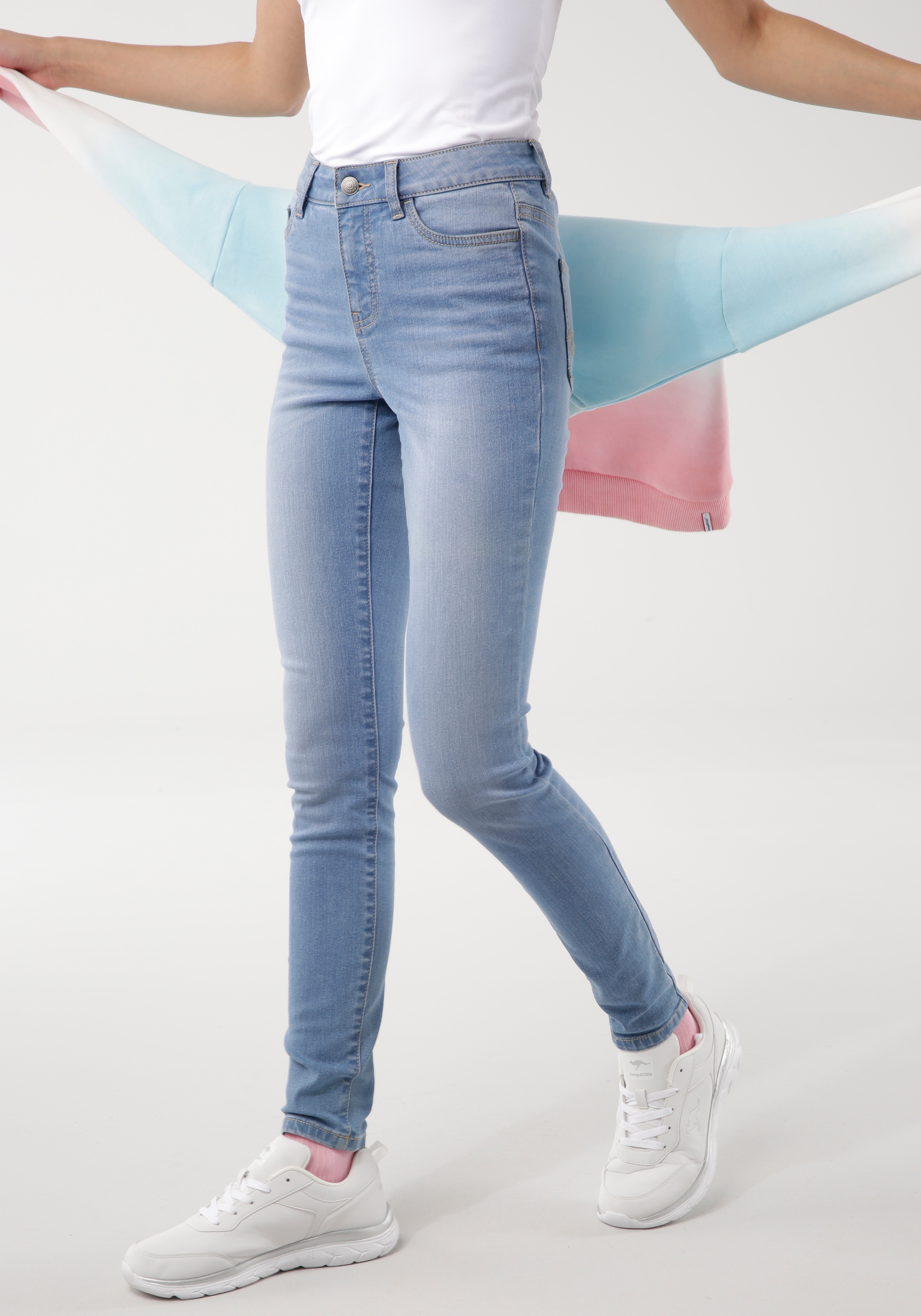 KangaROOS 5-Pocket-Jeans »SUPER SKINNY HIGH RISE«, mit used-Effekt online  kaufen bei Jelmoli-Versand Schweiz | Tapered Jeans