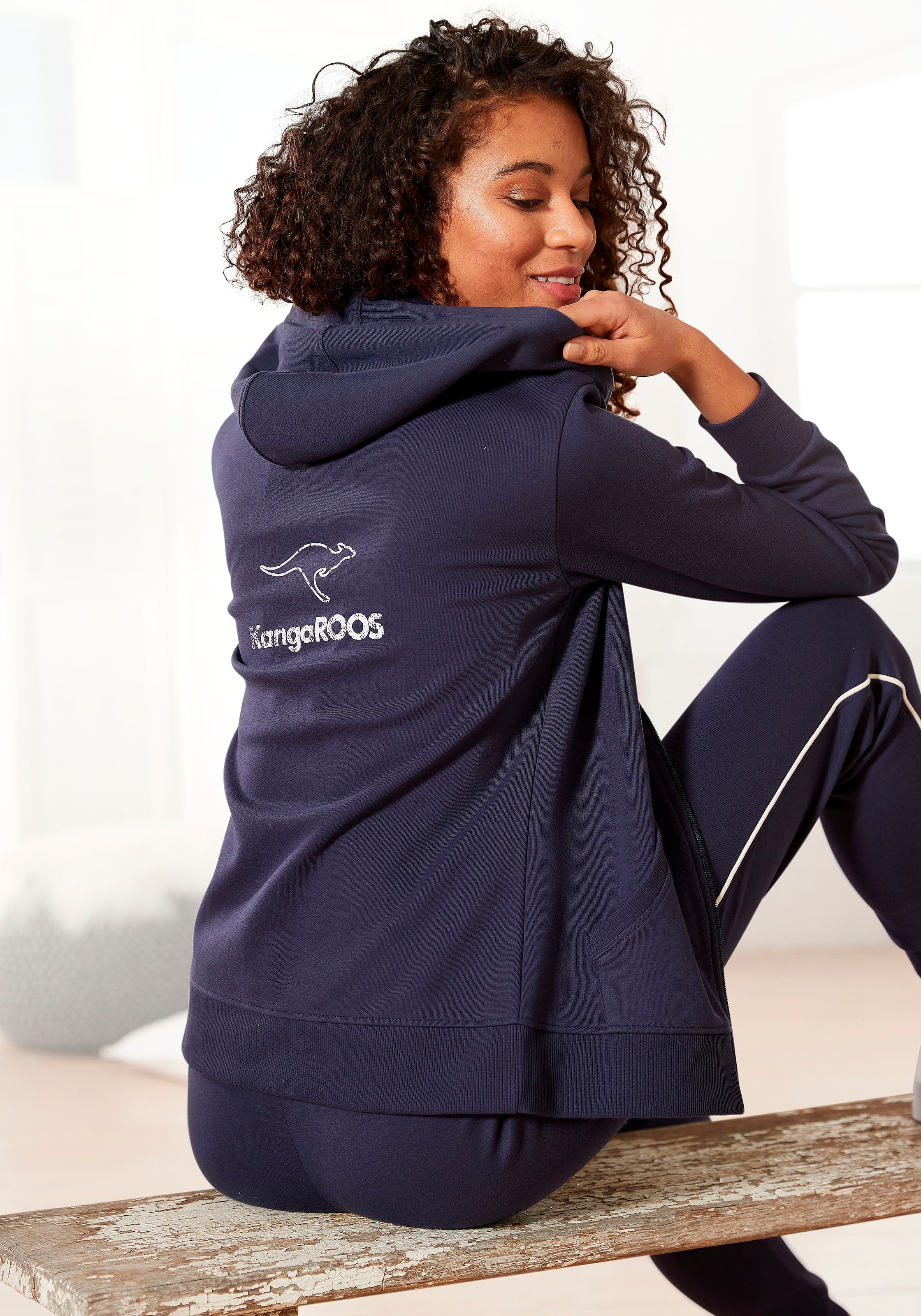 KangaROOS Sweatjacke, mit grossem Logodruck Rücken, dem online Schweiz auf bei bestellen Jelmoli-Versand Loungeanzug