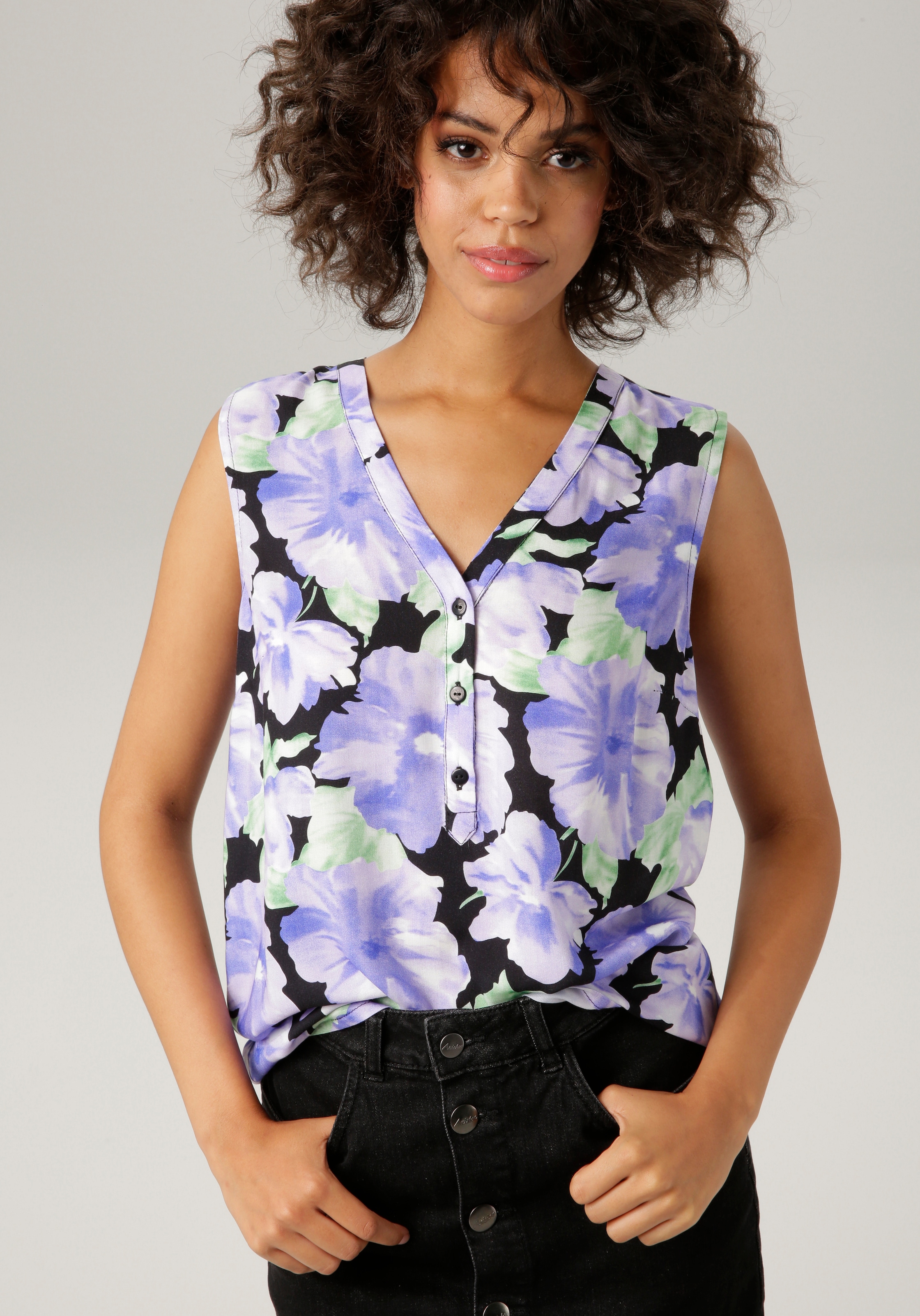 Aniston CASUAL Blusentop, mit grossflächigem Blütendruck im Batik-Look kaufen