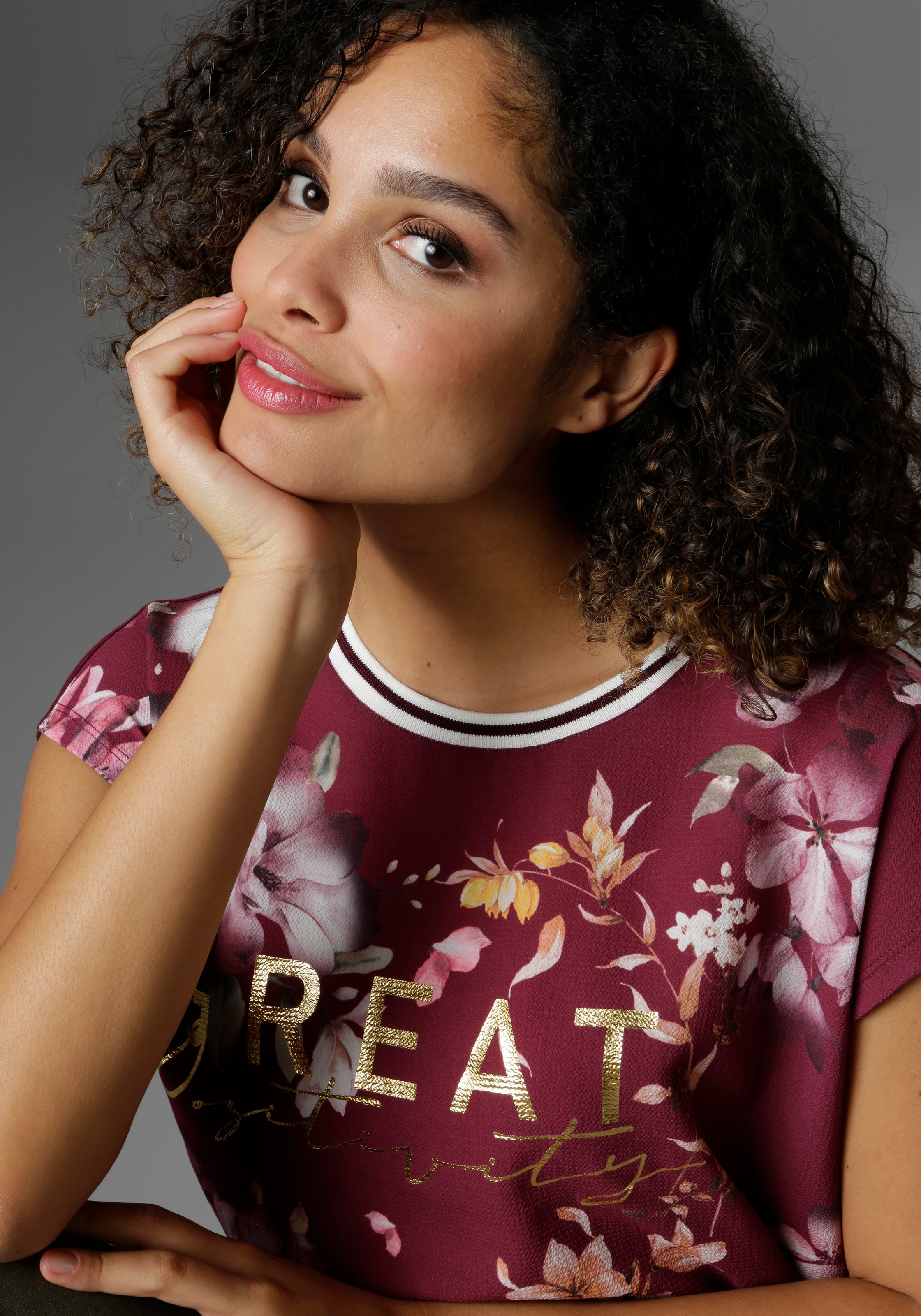 Aniston SELECTED Blusenshirt, mit goldfarben glänzendem Folienprint kaufen