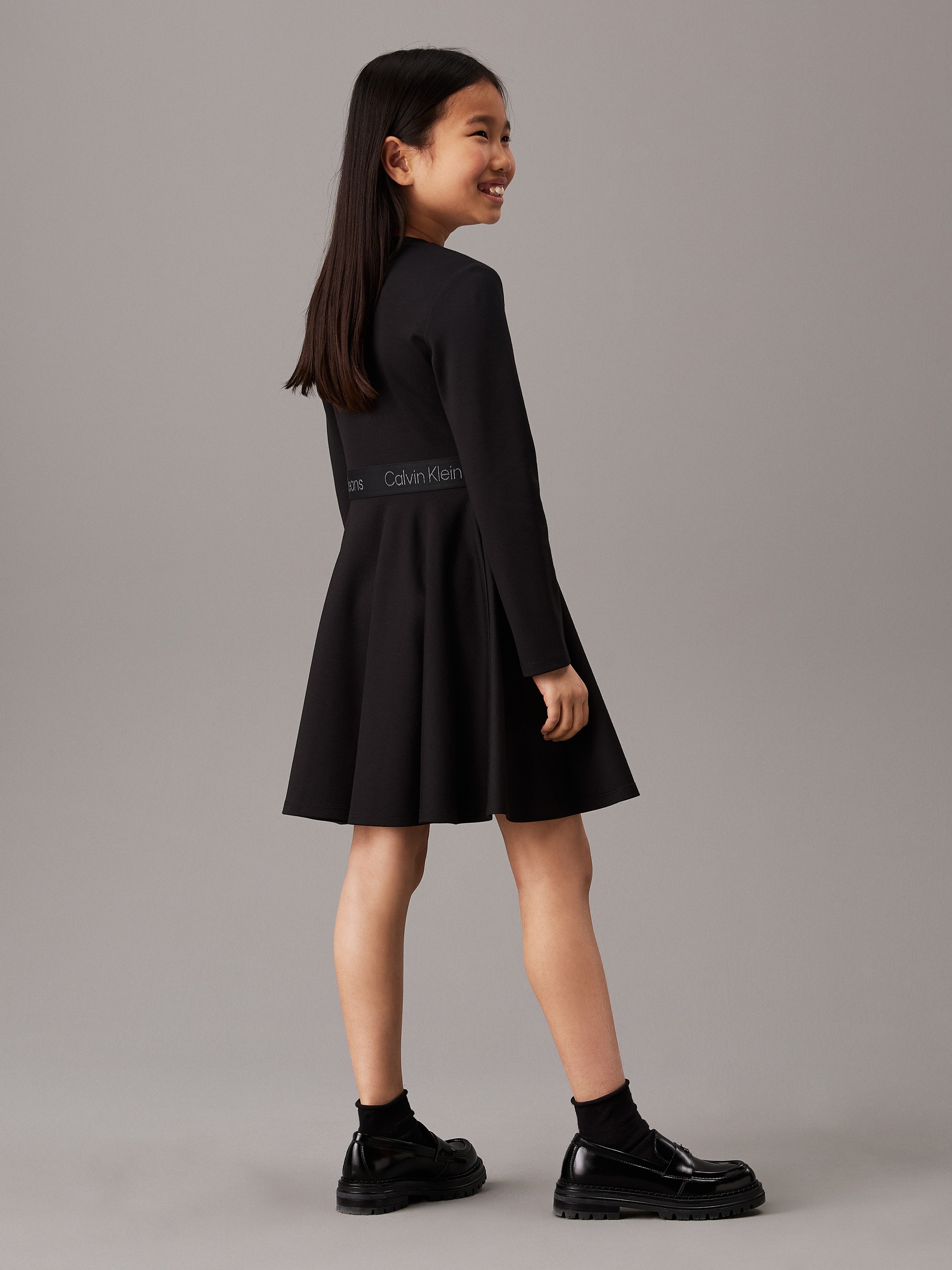 Calvin Klein Jeans Midikleid »Ls Logo Tape Punto Dress«, für Kinder bis 16 Jahre und mit Logoschriftzug