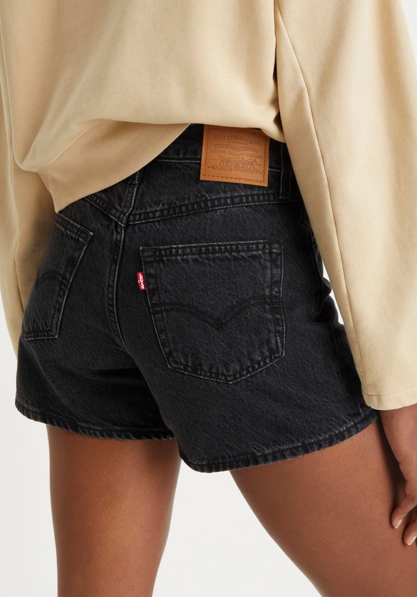 Levi's® Jeansshorts »80S MOM SHORT«