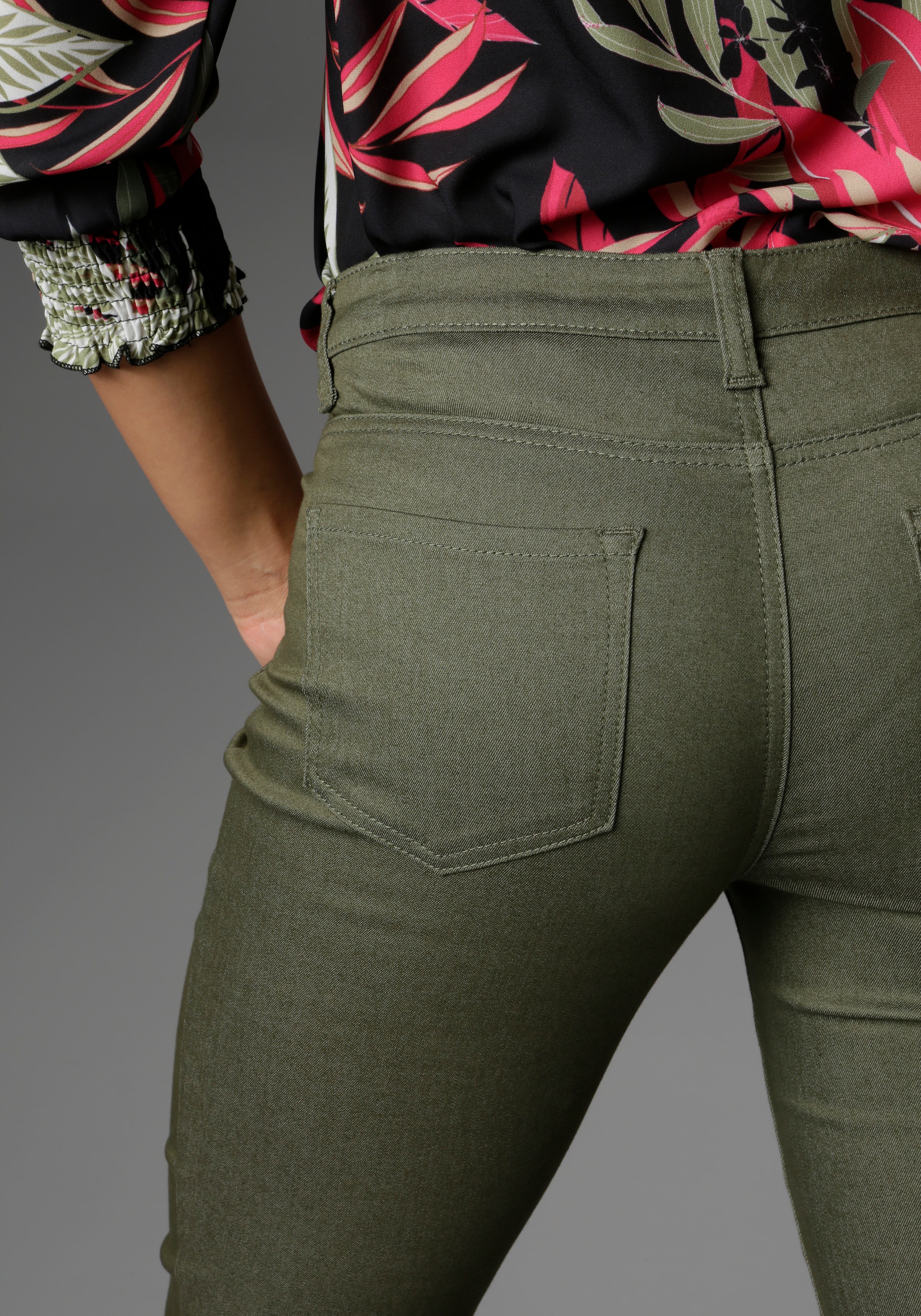 Aniston SELECTED Straight-Jeans, in cropped shoppen bei Länge Schweiz verkürzter Jelmoli-Versand online